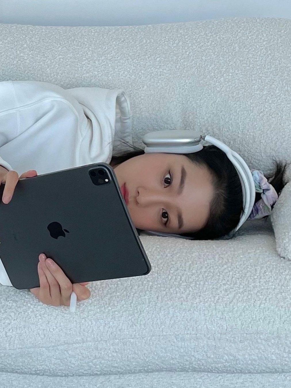 Apple AirPods Max Lightning Silver (Korean Ver.) 착용 스타일