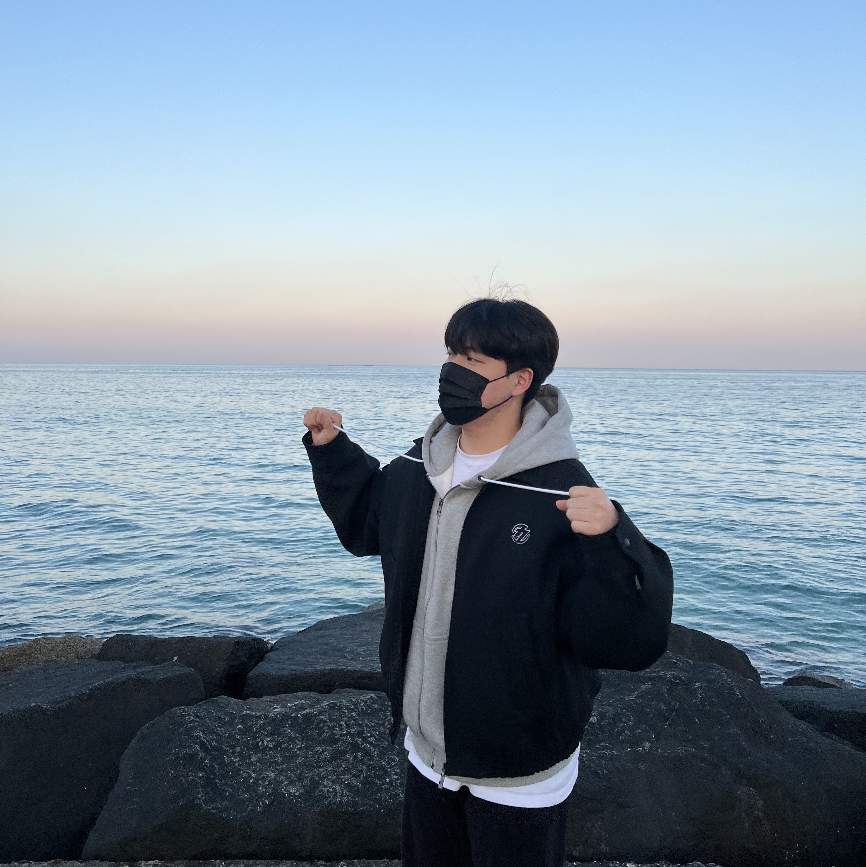 Zara x Ader Error Oversize Collar Bomber Jacket Black, Nike NRG Solo Swoosh Full Zip Hoodie Dark Grey Heather - Asia 착용 스타일