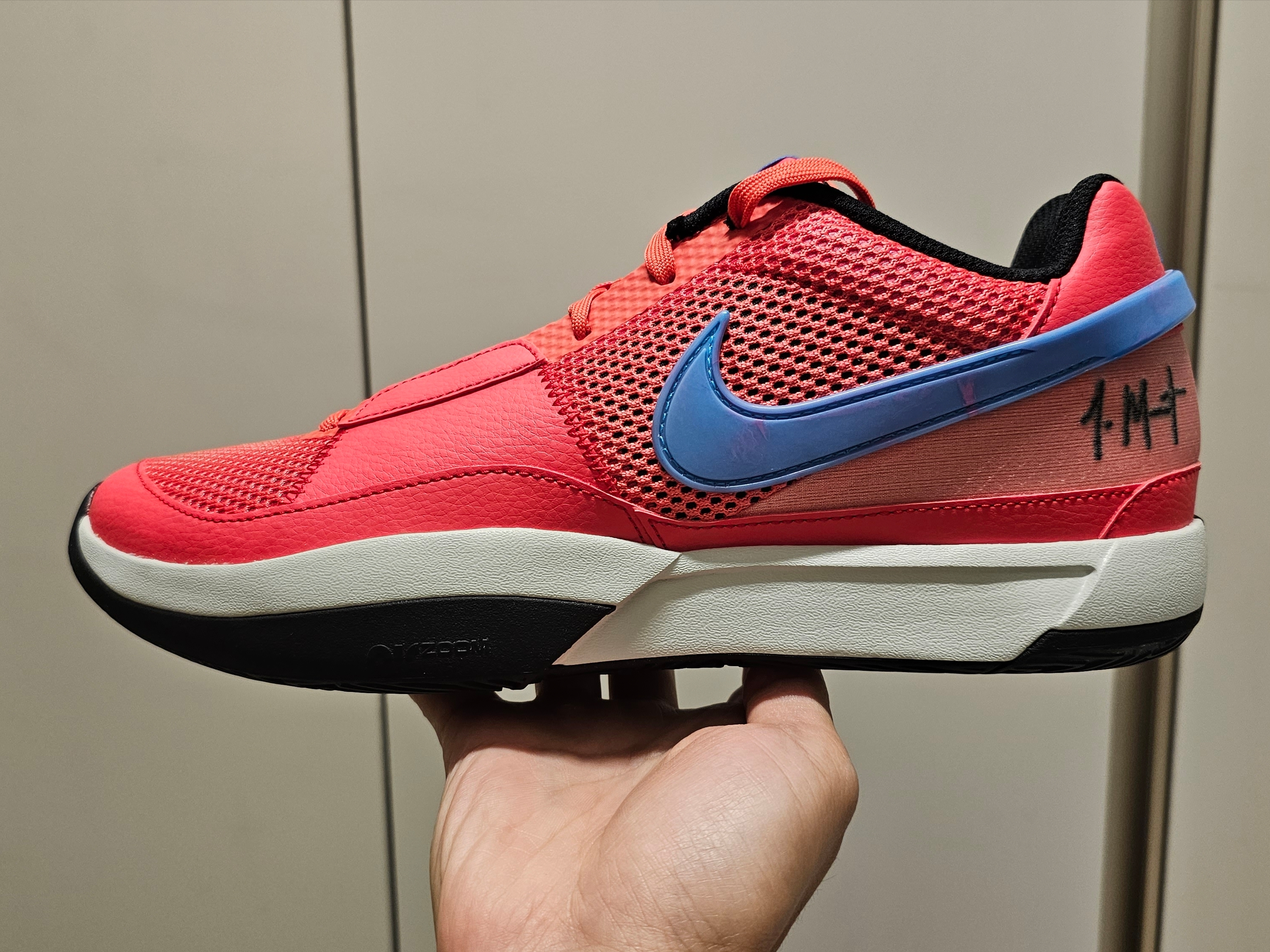 Nike Ja 1 EP Ember Glow 착용 스타일