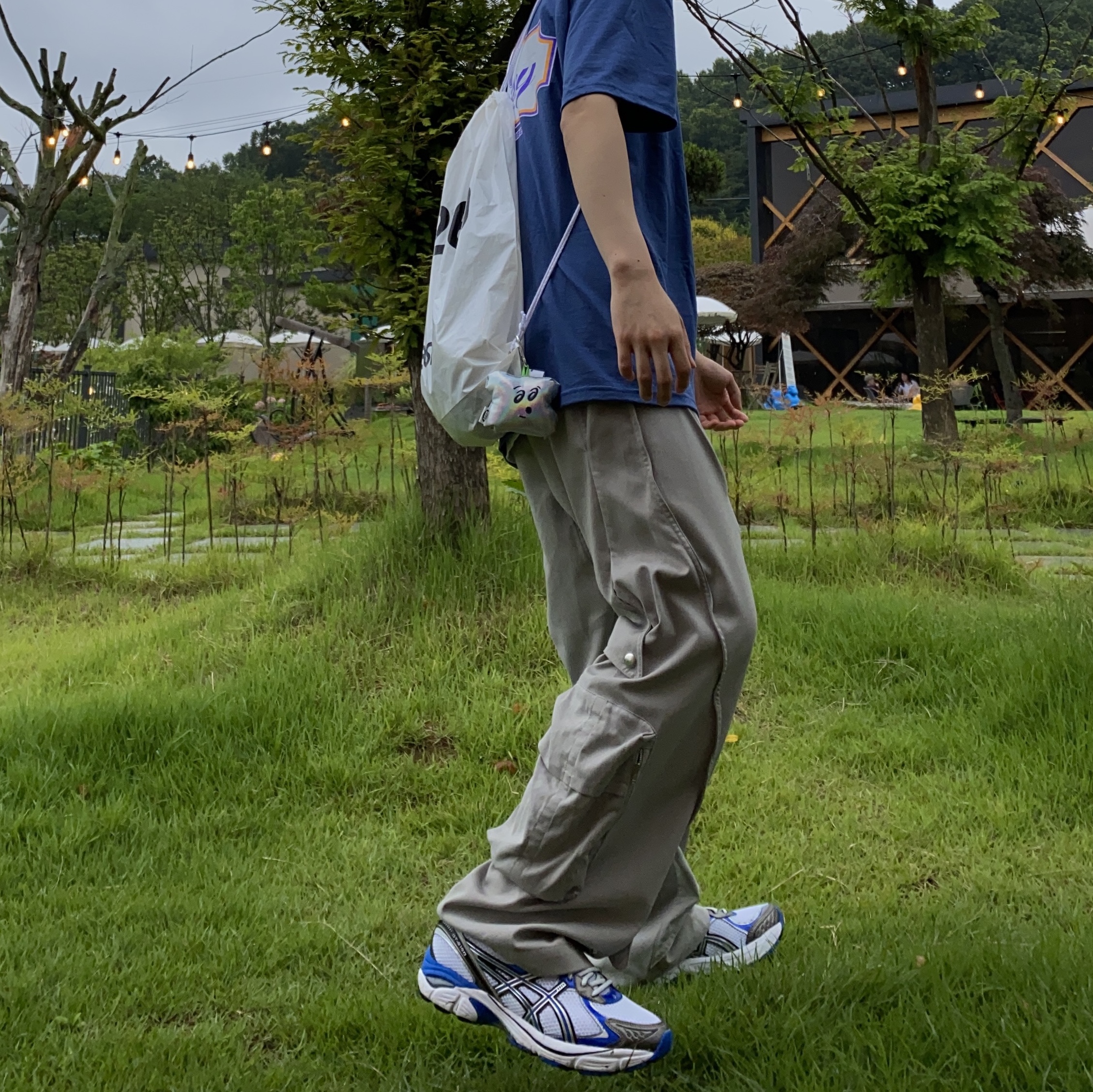 Asics GT-2160 White Illusion Blue, Stussy Authentic T-Shirt Midnight 착용 스타일 - 1