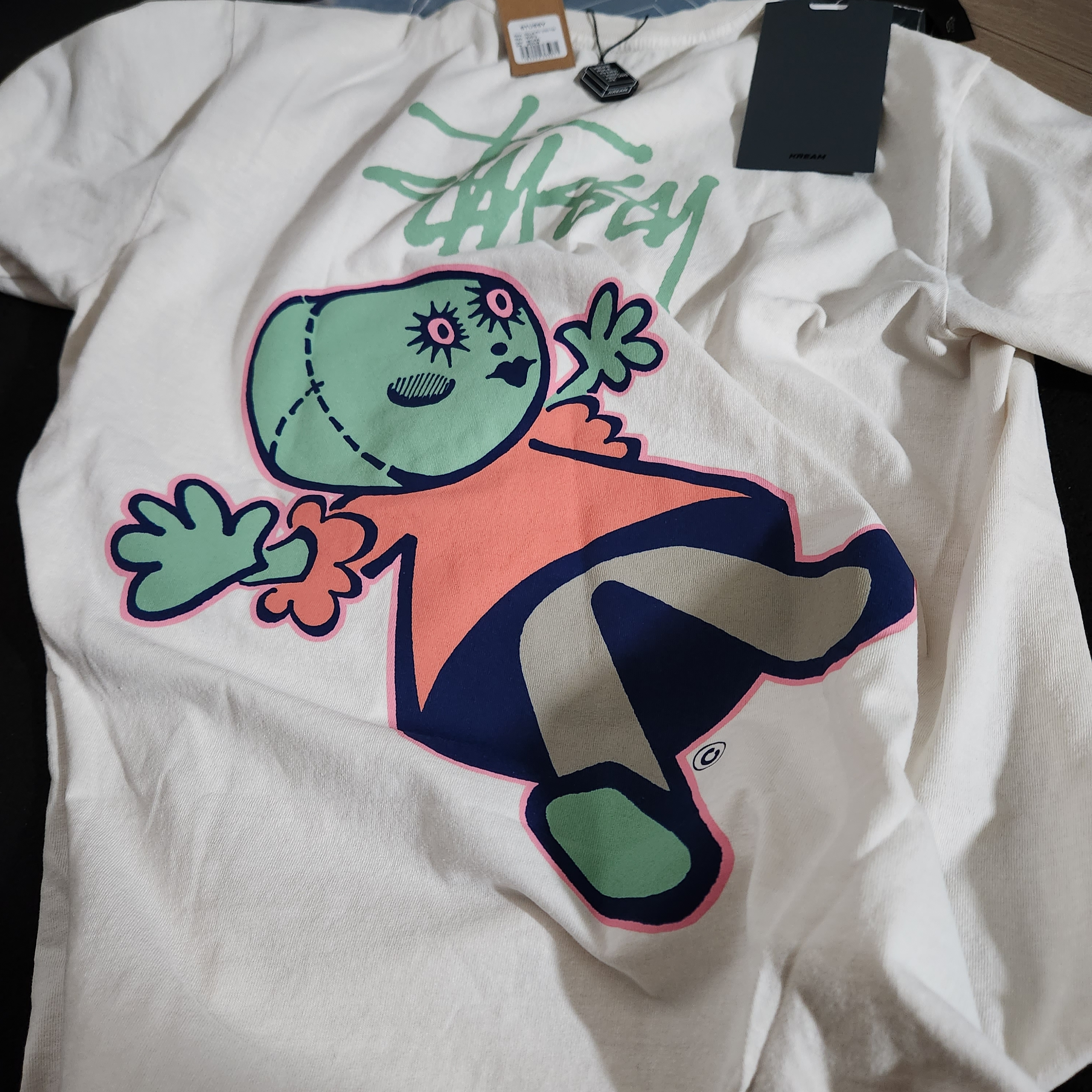 Stussy Dollie Pigment Dyed T-Shirt Natural 착용 스타일
