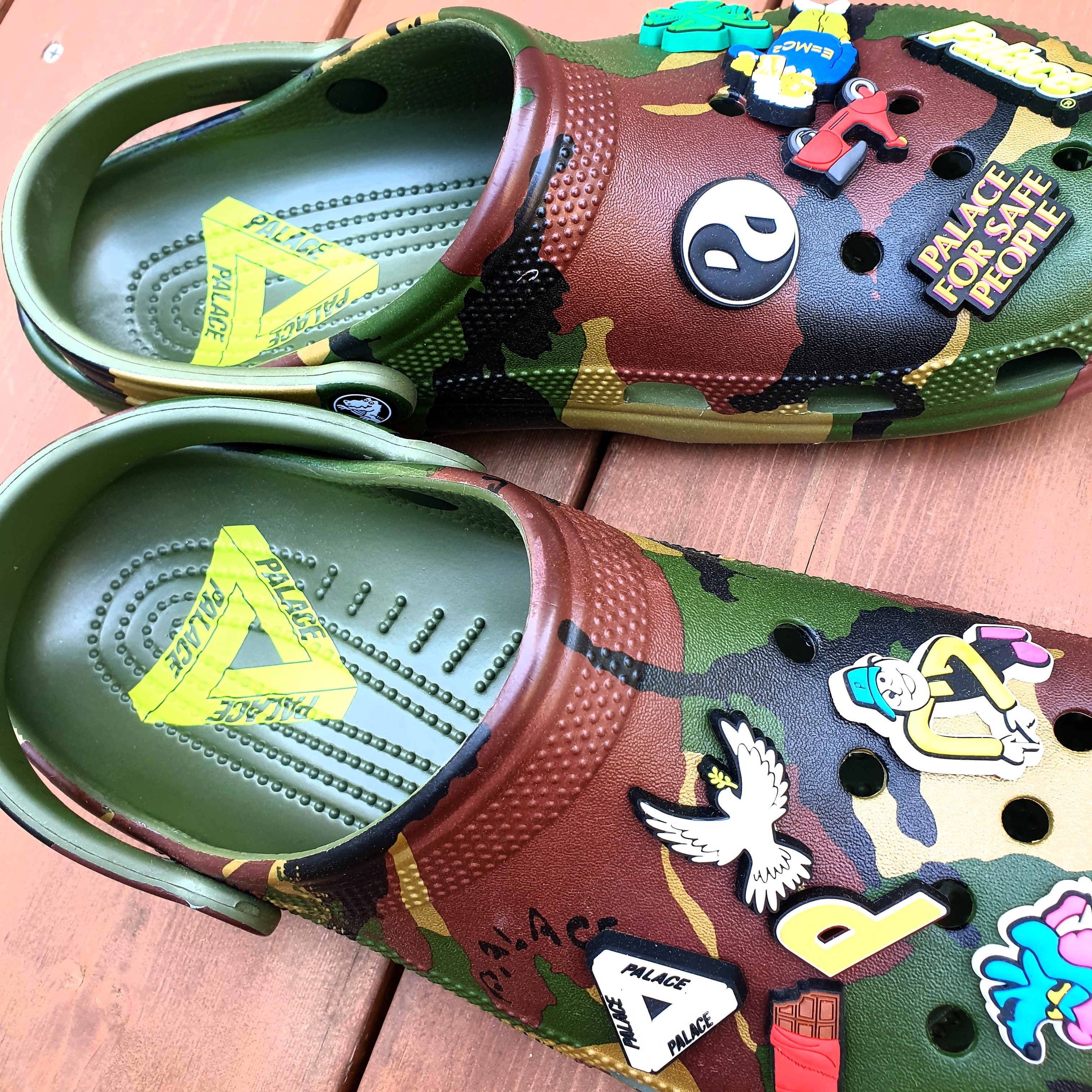 Crocs x XLarge Classic Clog Camo, Crocs x Palace Classic Clog Woodland Camo 착용 스타일 - 2