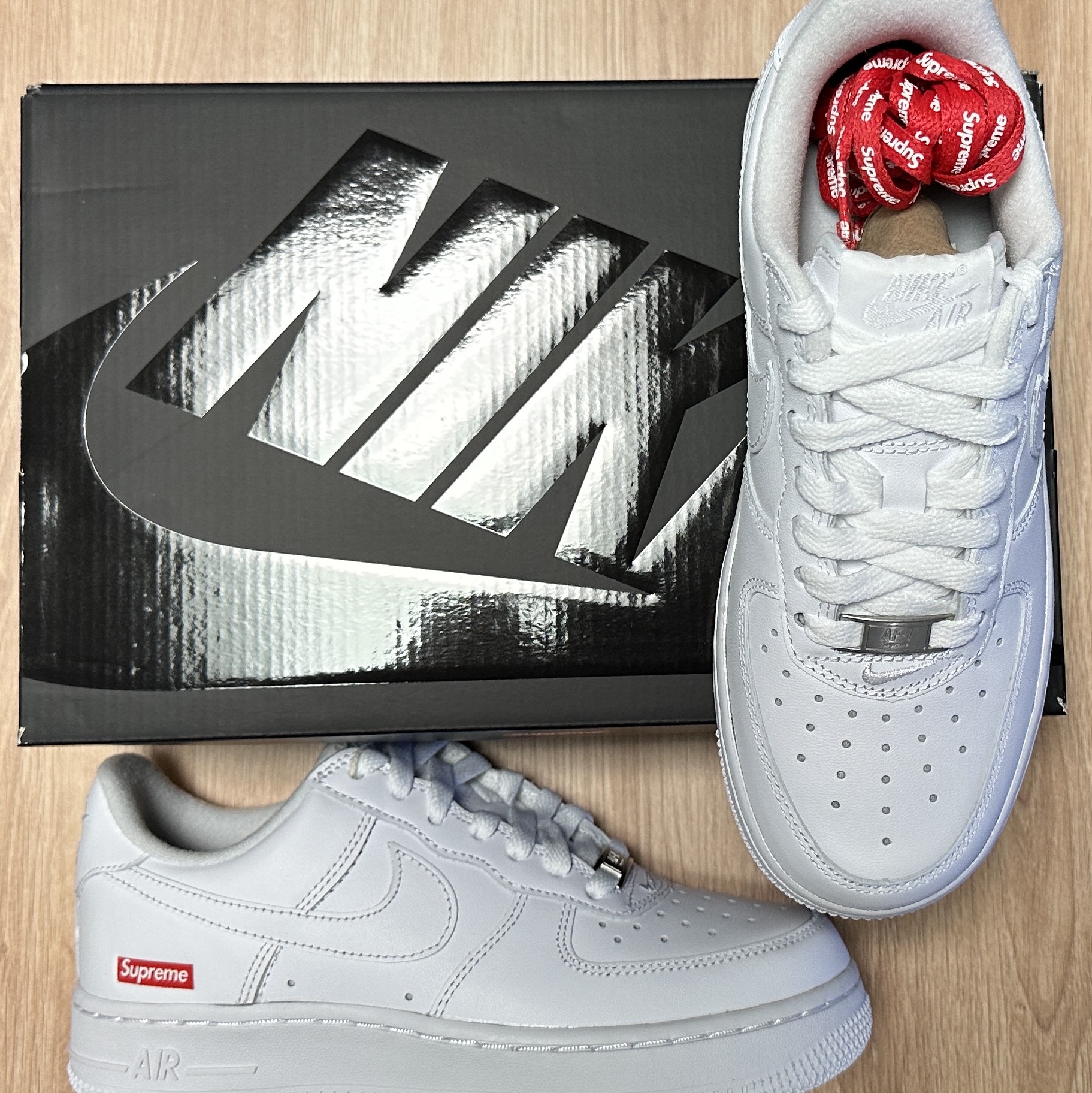 Nike x Supreme Air Force 1 Low White 착용 스타일