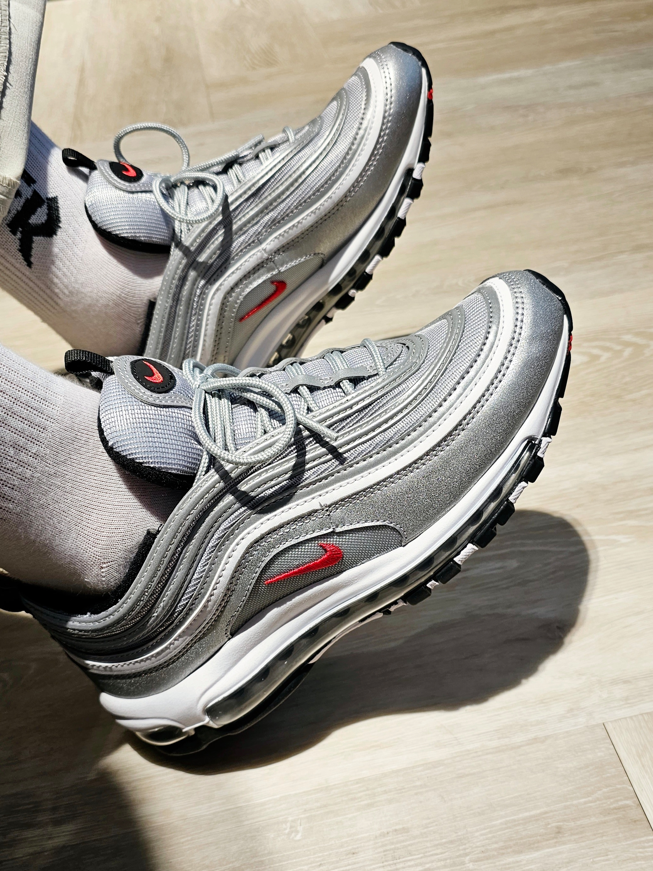 Nike Air Max 97 OG Silver Bullet 2022 착용 스타일 - 4