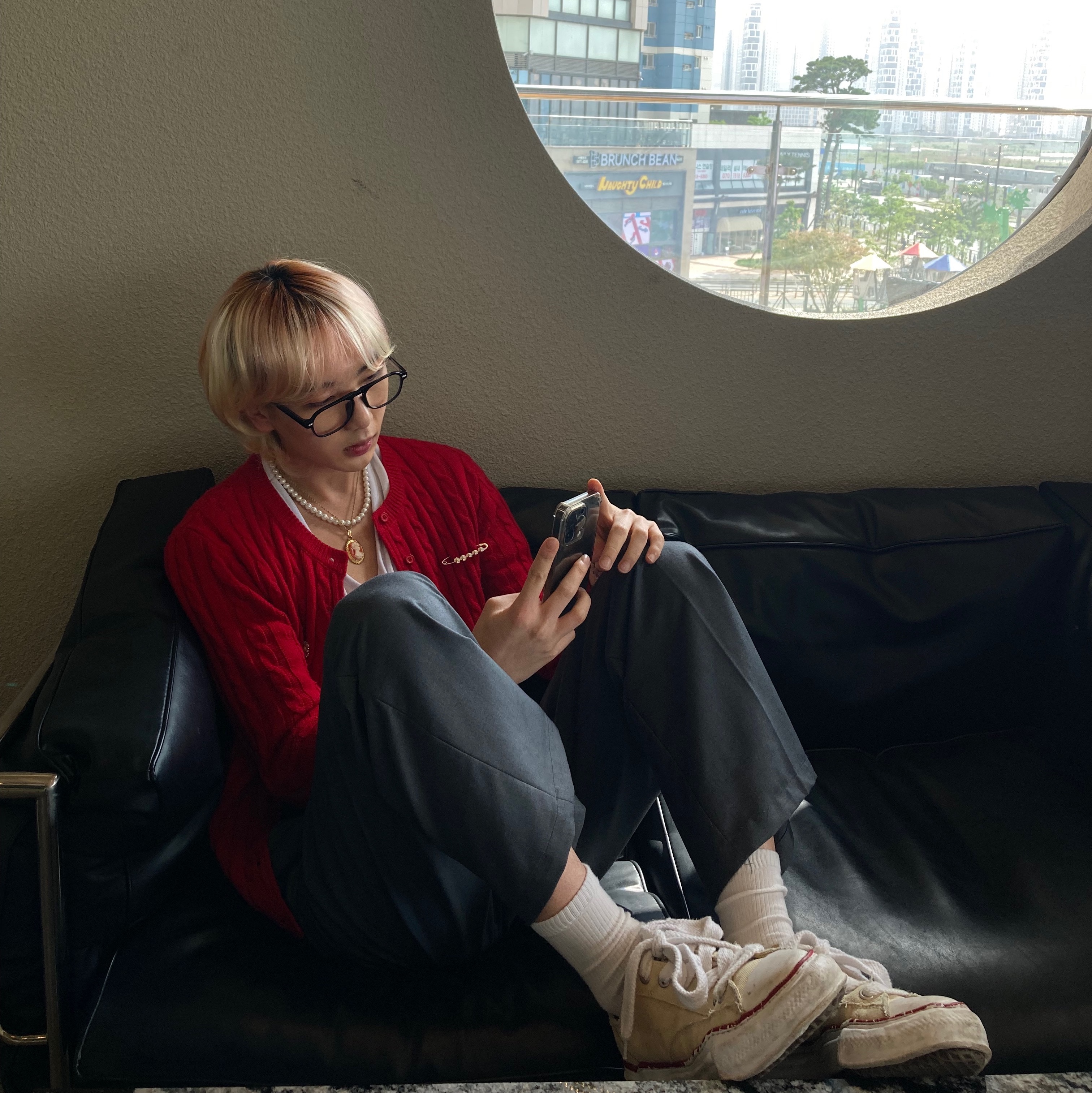 Maison Mihara Yasuhiro Peterson OG Sole OD Canvas Low-top Sneakers Red, Peaceminusone Work Pants #1 Black 착용 스타일 - 5