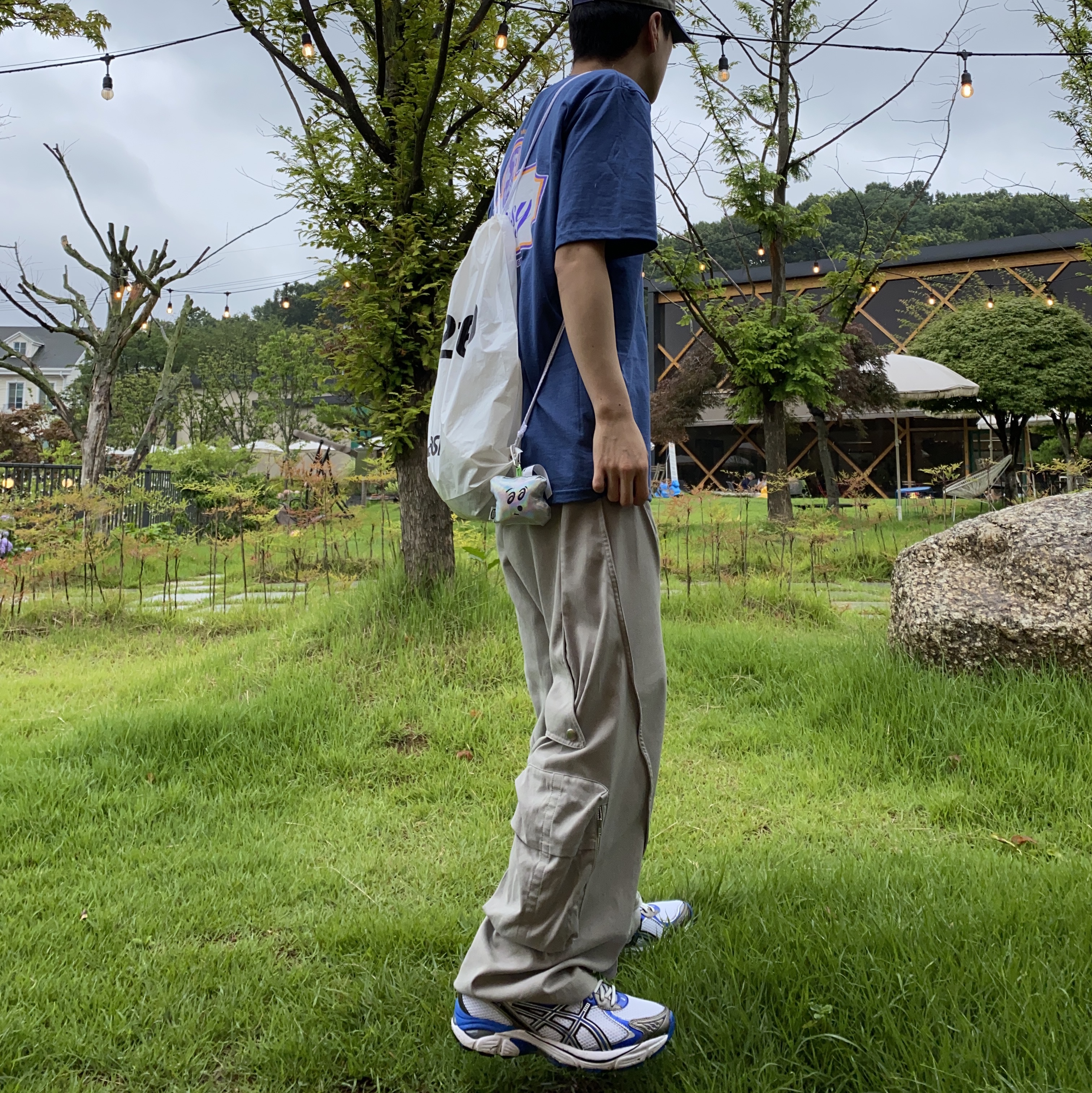 Asics GT-2160 White Illusion Blue, Stussy Authentic T-Shirt Midnight 착용 스타일 - 2