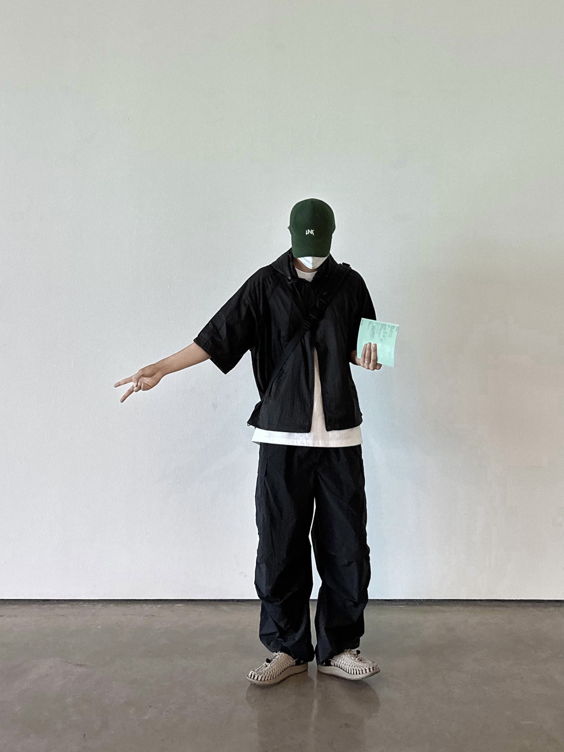 Keen x END. Uneek Vetiver Creme Brulee 착용 스타일
