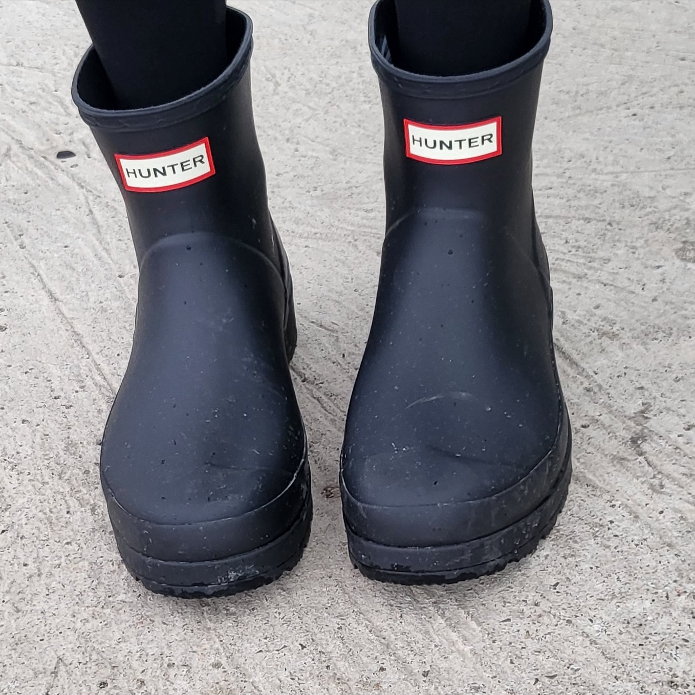 (W) Hunter Play Short Rain Boots Black 착용 스타일
