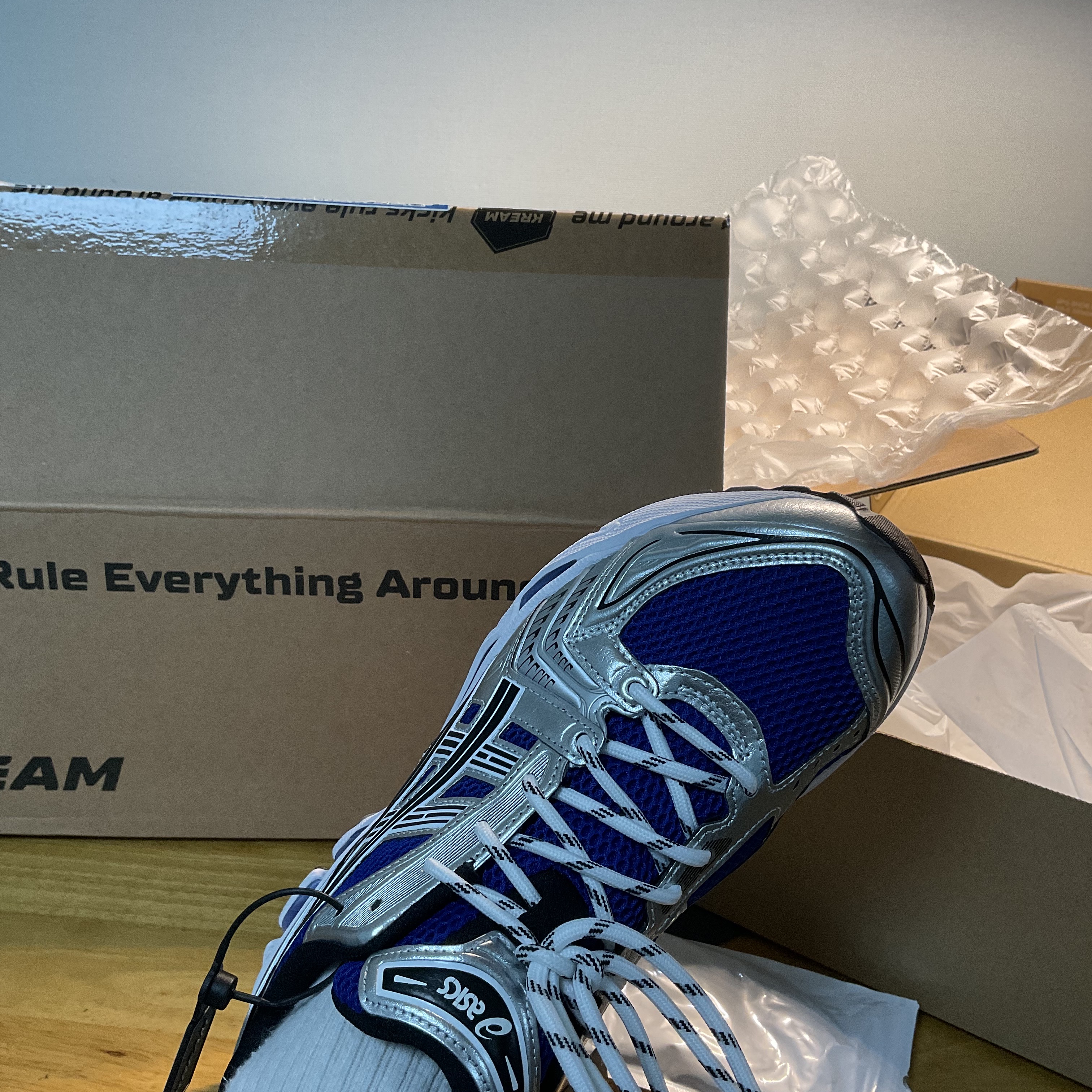 Asics Gel-Kayano 14 Monaco Blue Black 착용 스타일 - 2