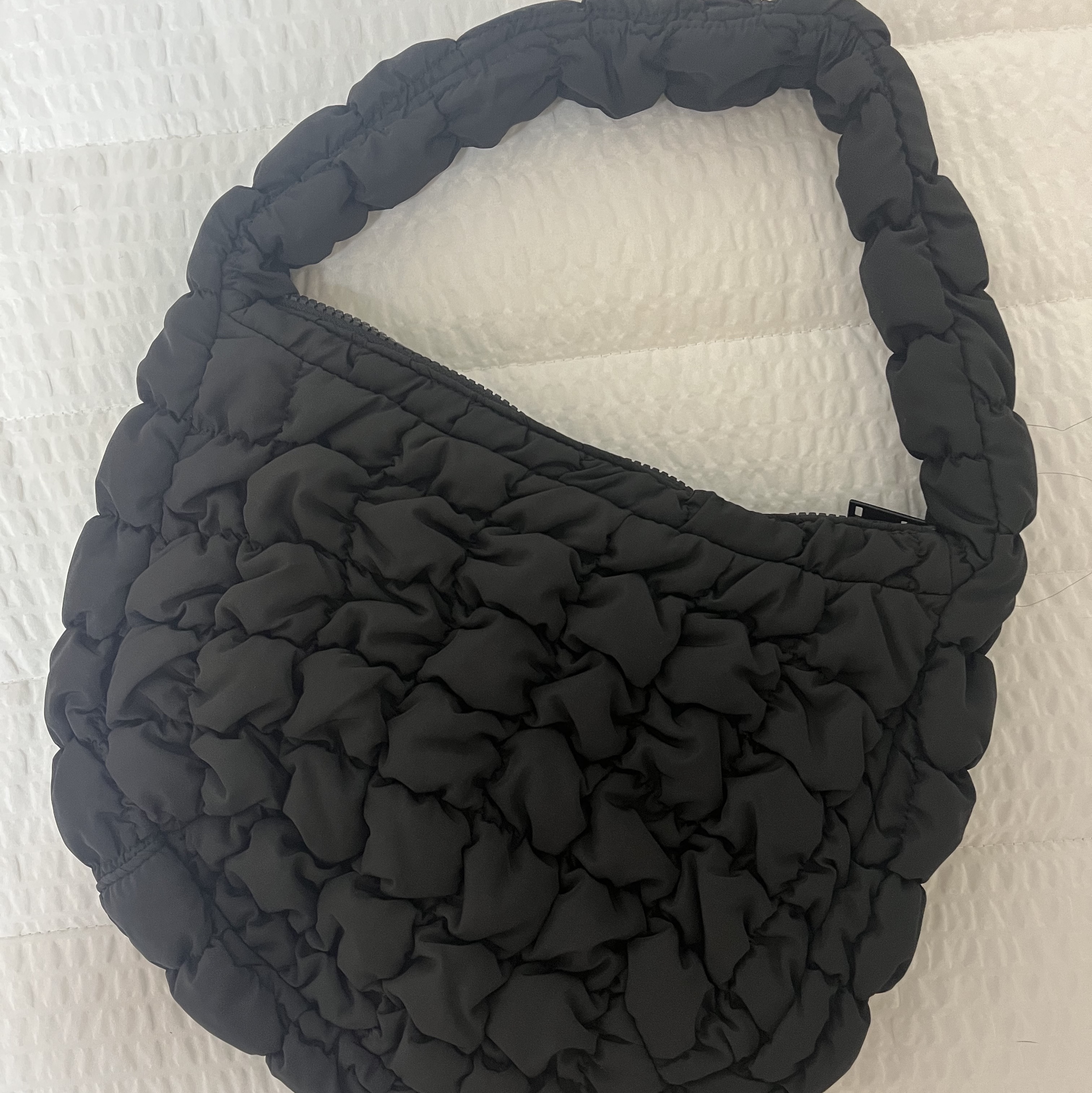 COS Quilted Mini Bag Black 착용 스타일
