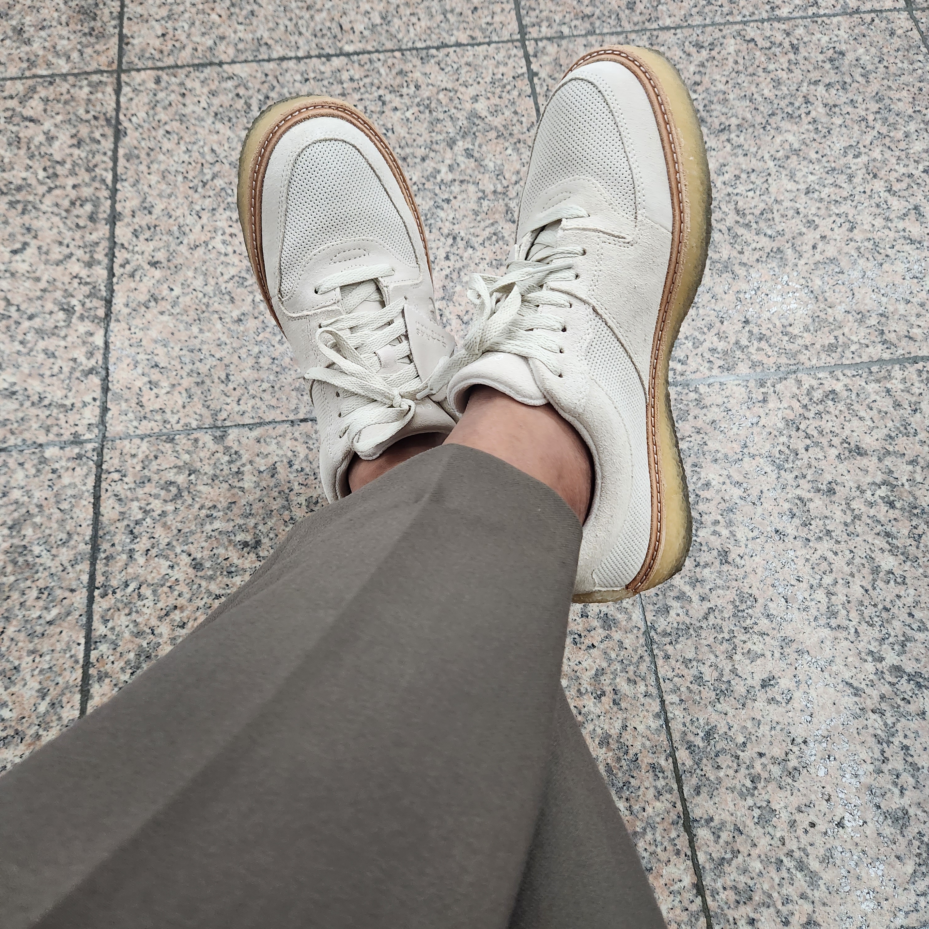 Clarks Sandford Off White 착용 스타일