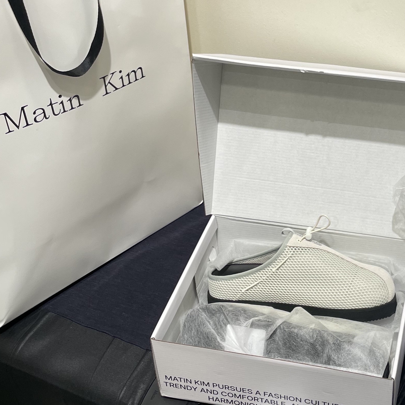 W) 마뗑킴 메쉬 라운드 블로퍼 라이트 카키 | Matin Kim | KREAM