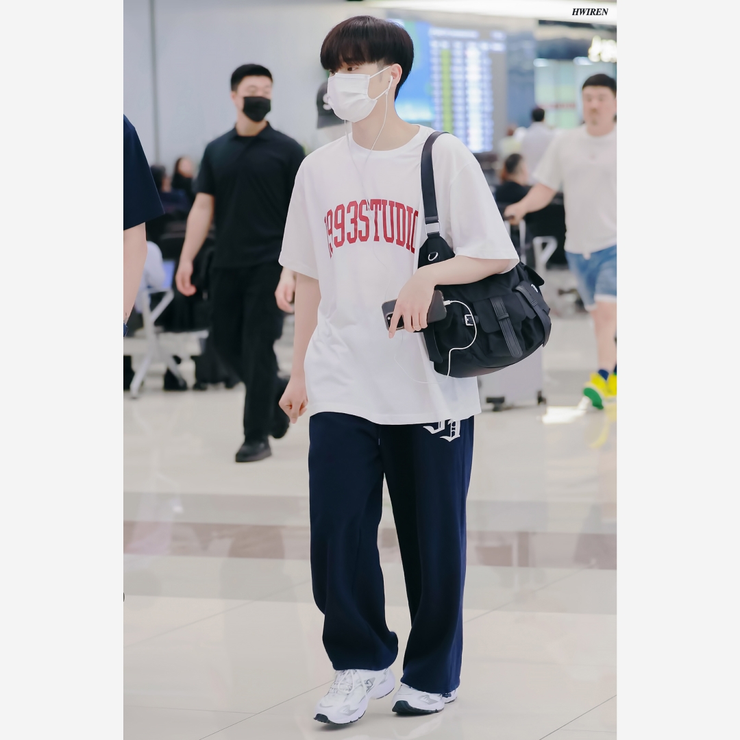 New Balance 725 White 착용 스타일 - 2