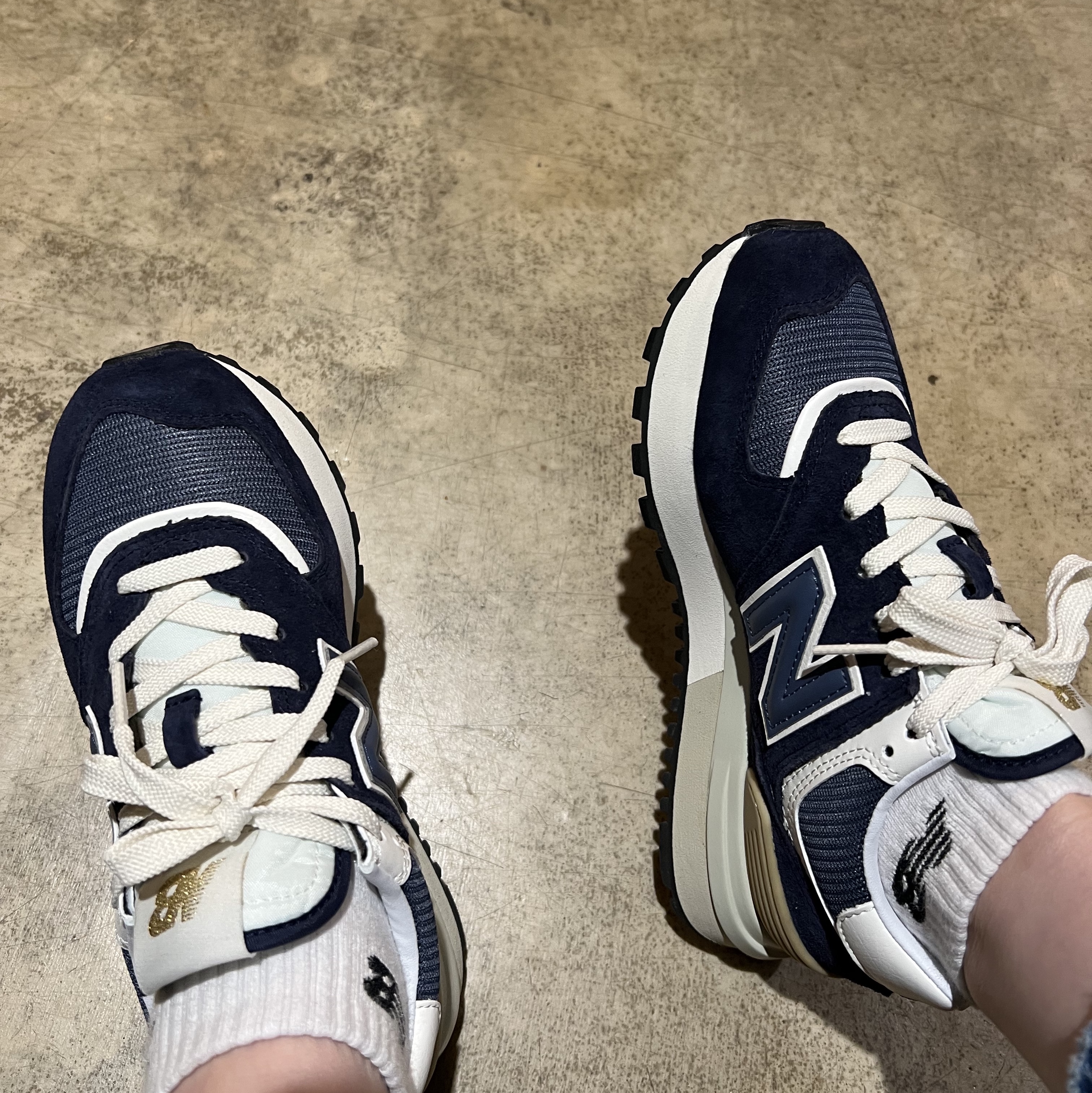 New Balance 574 Legacy Navy 착용 스타일