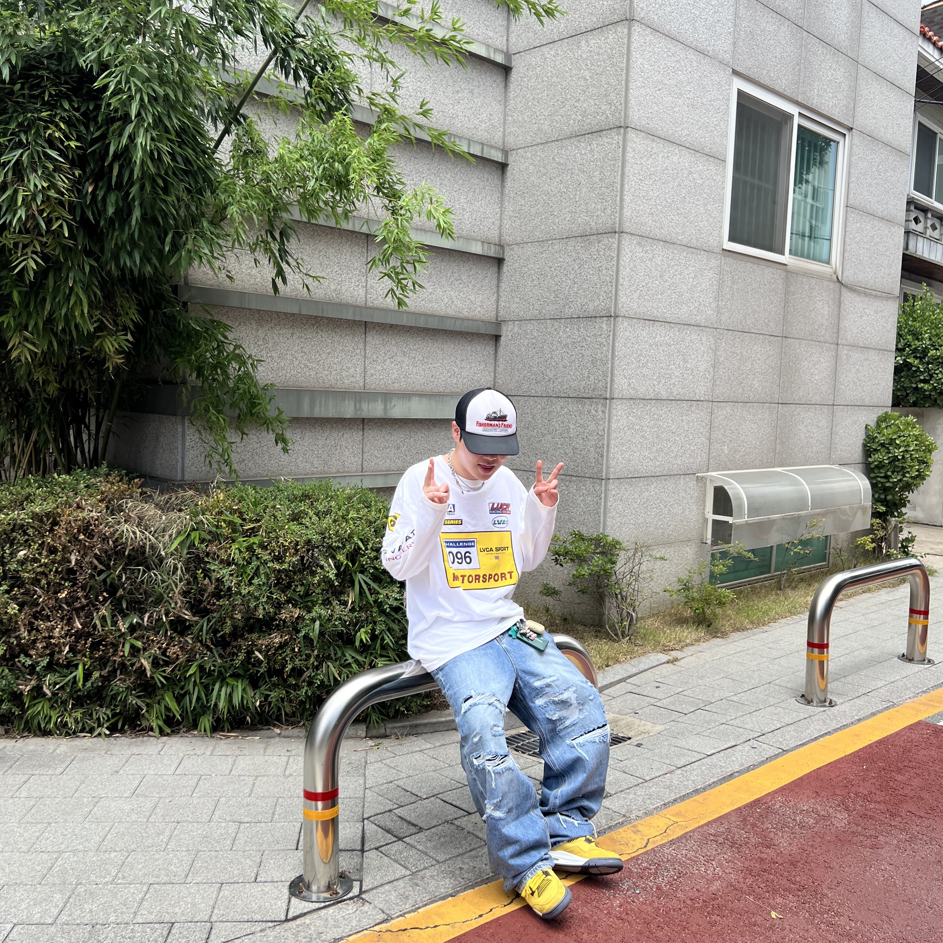 Jordan 4 Retro Tour Yellow 착용 스타일