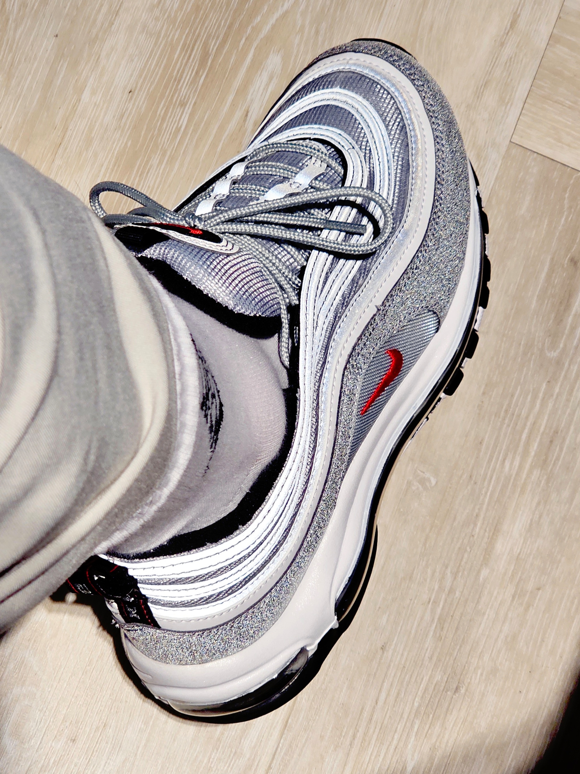 Nike Air Max 97 OG Silver Bullet 2022 착용 스타일 - 5