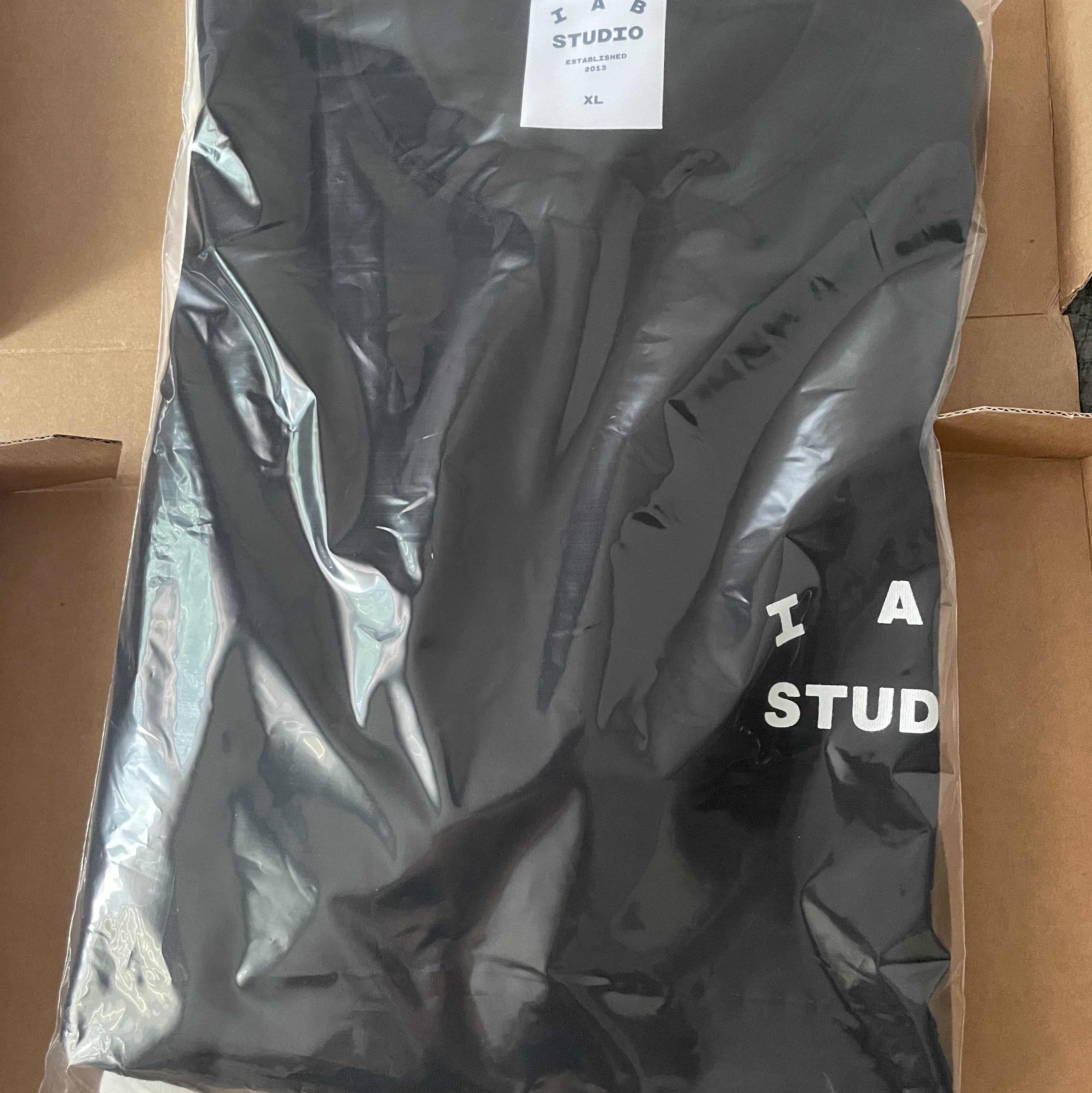 IAB Studio 10th Anniversary T-Shirt Black 착용 스타일