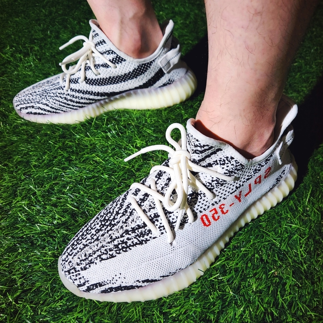 Adidas Yeezy Boost 350 V2 Zebra 2017/2019/2020 착용 스타일 - 5