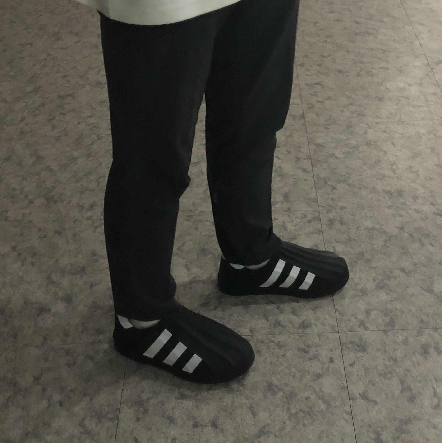 Adidas Adifom Superstar Core Black Cloud White 착용 스타일 - 1