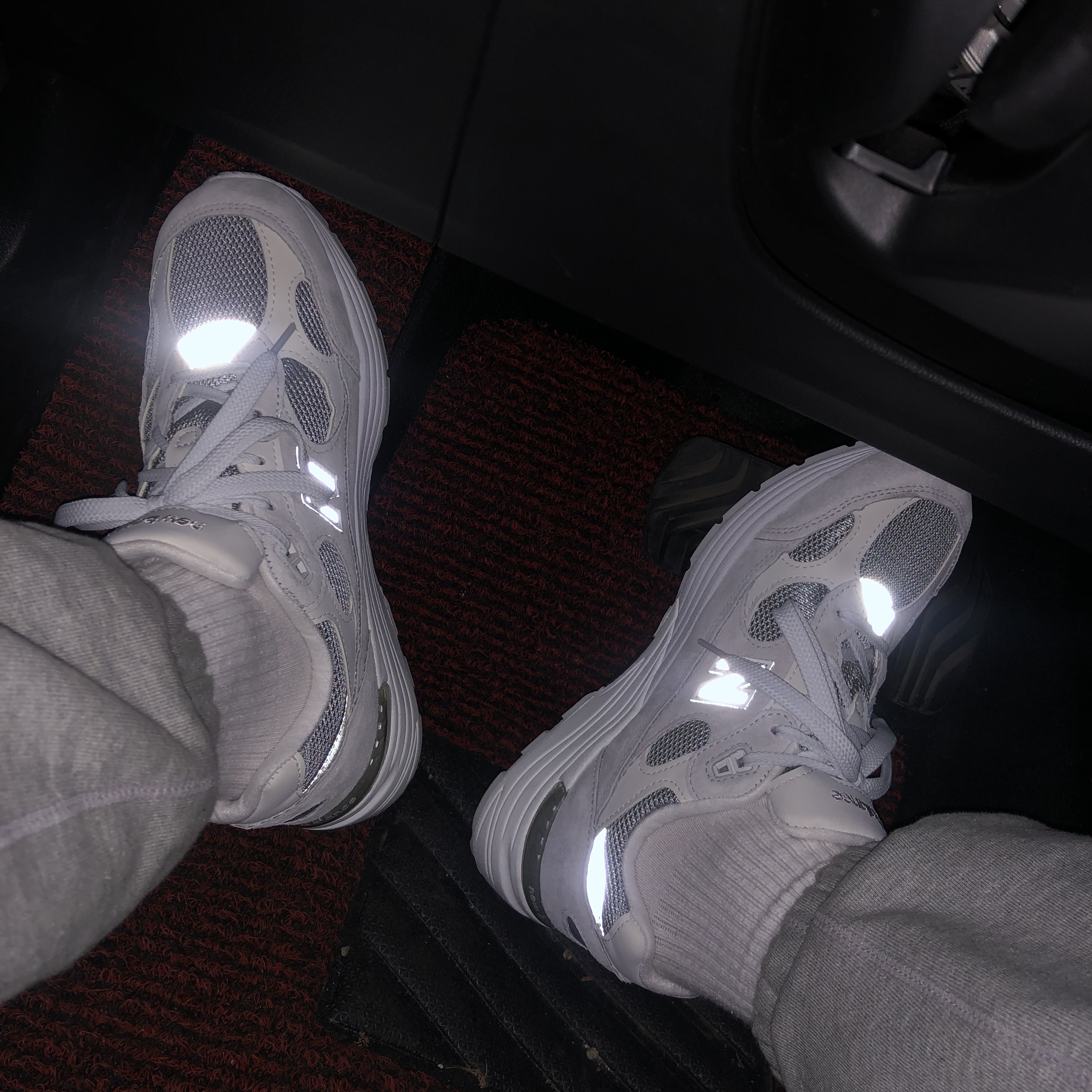 New Balance 992 Made in USA White Silver 착용 스타일 - 2