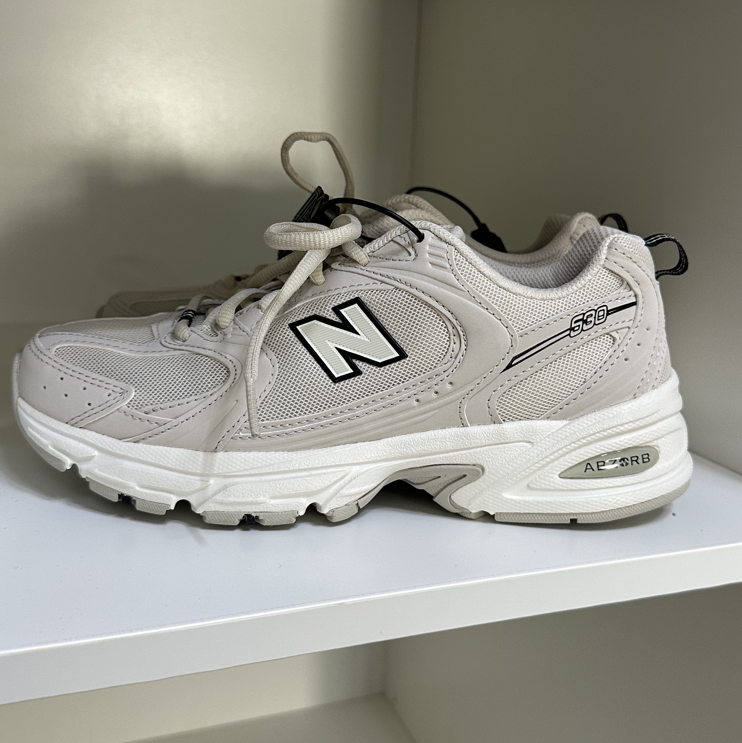 New Balance 530 Ivory 착용 스타일