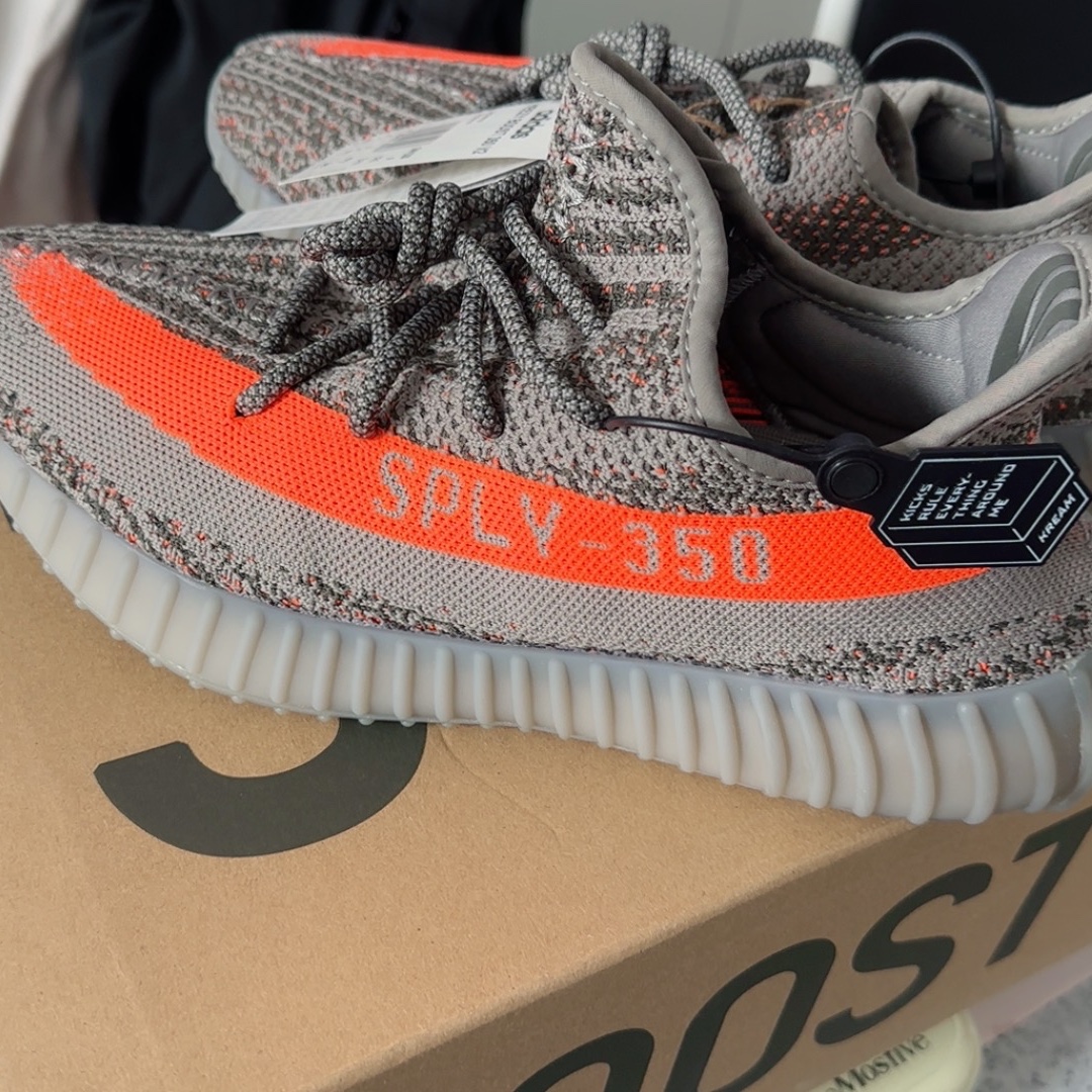 Adidas Yeezy Boost 350 V2 Beluga - Reflective 착용 스타일