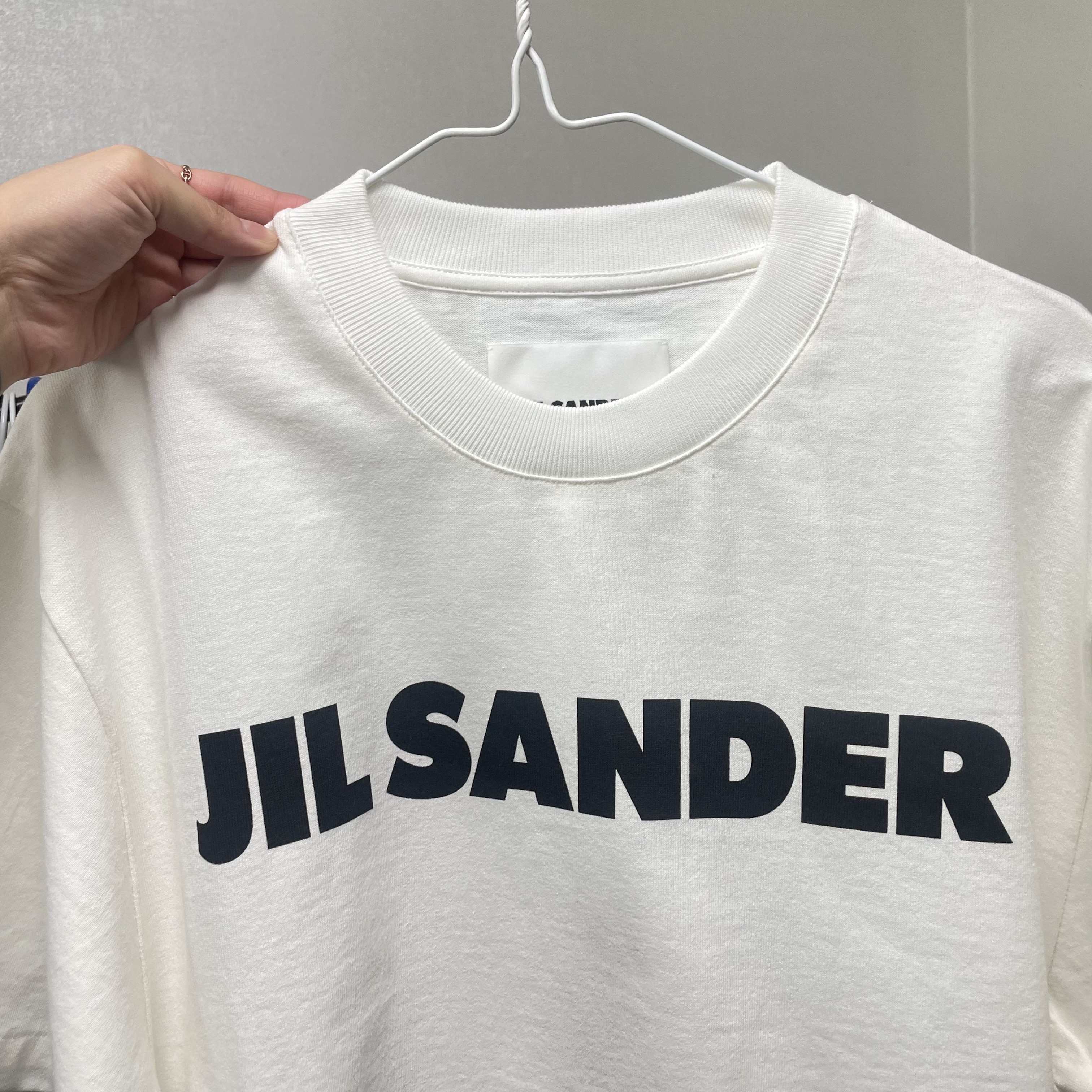 (W) Jil Sander Logo T-Shirt Natural - 23SS 착용 스타일 - 1