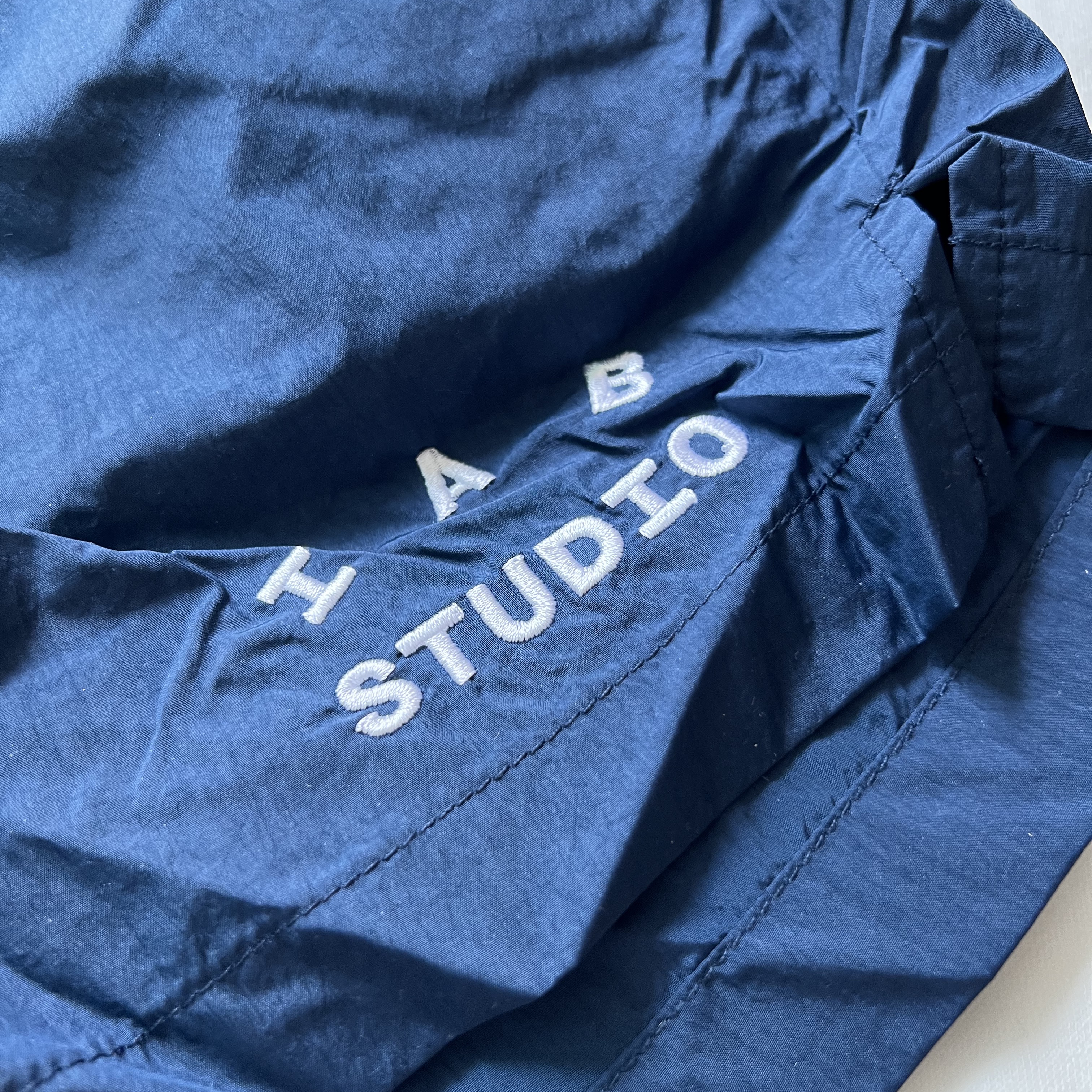 IAB Studio Woven Shorts Navy - The Hyundai Seoul Exclusive 착용 스타일 - 1