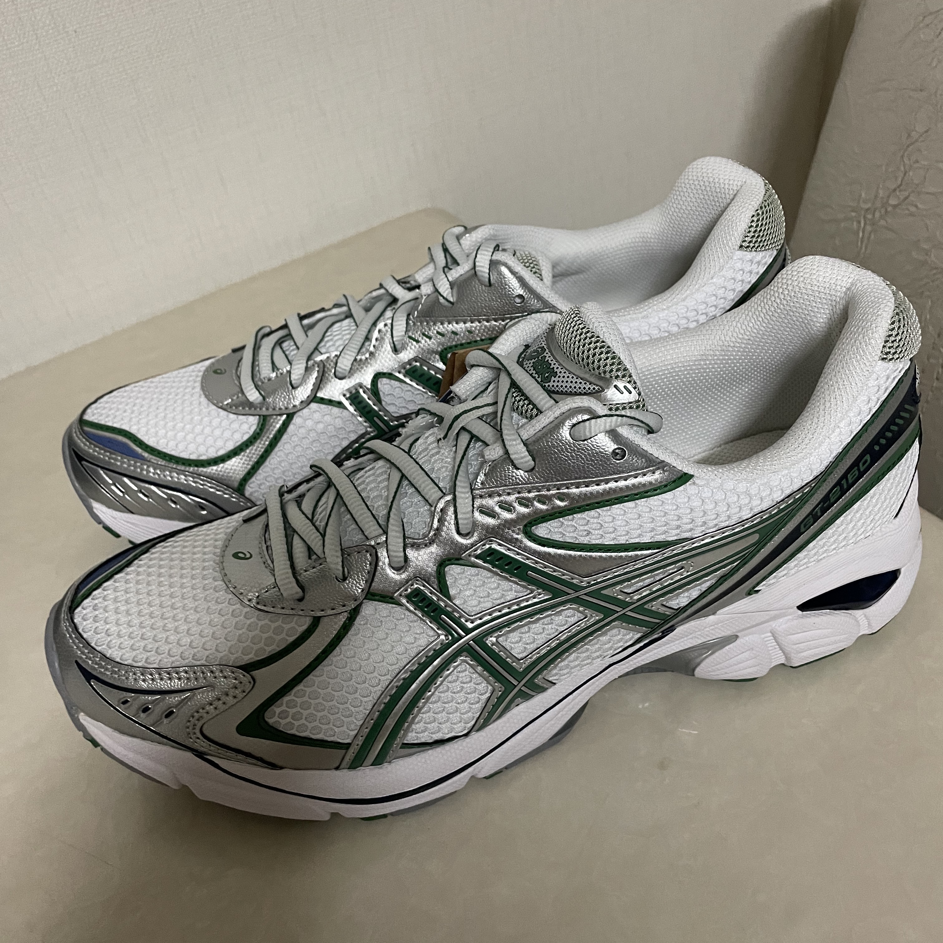 Asics GT-2160 White Shamrock Green 착용 스타일 - 3