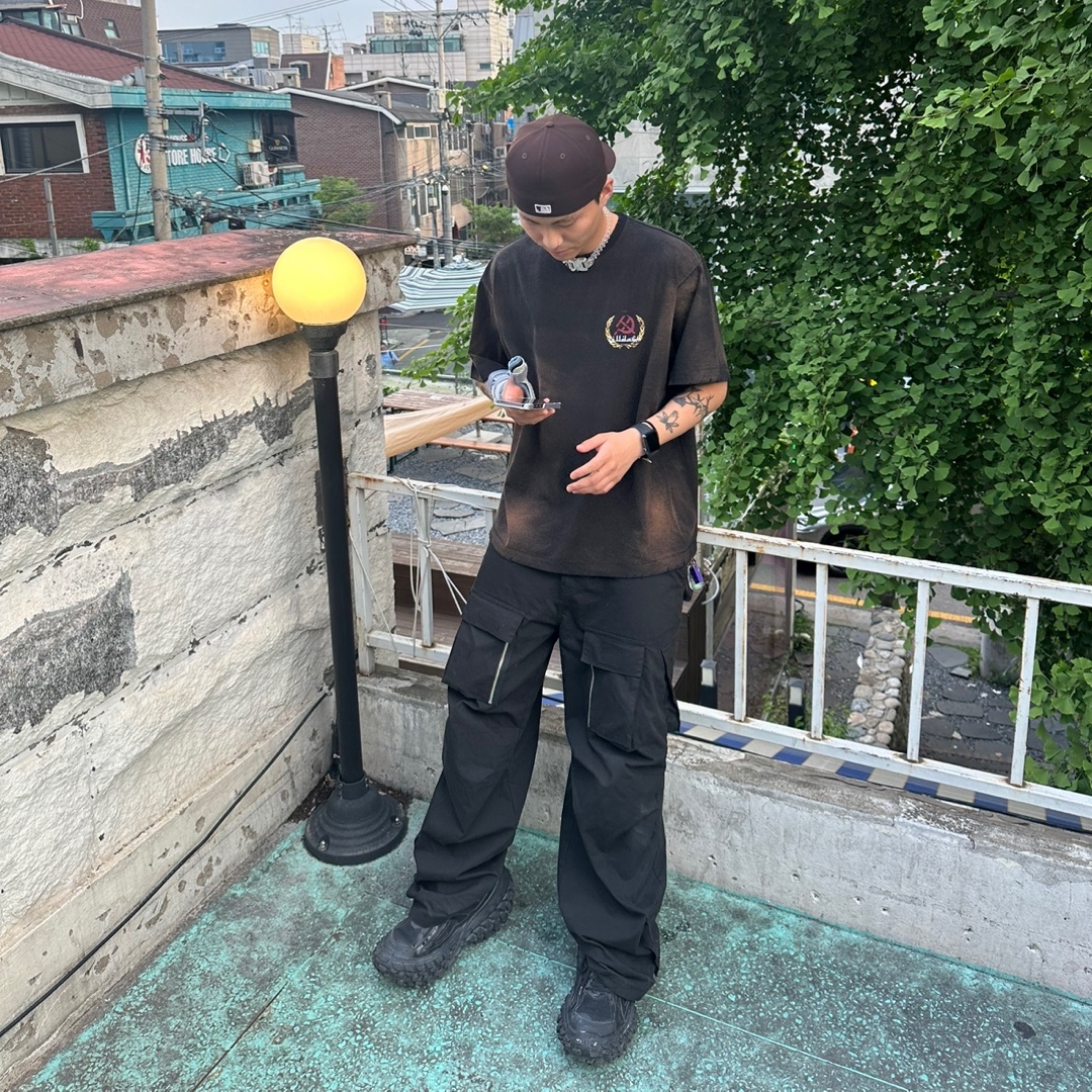 Balenciaga Defender Sneakers Black 착용 스타일 - 3