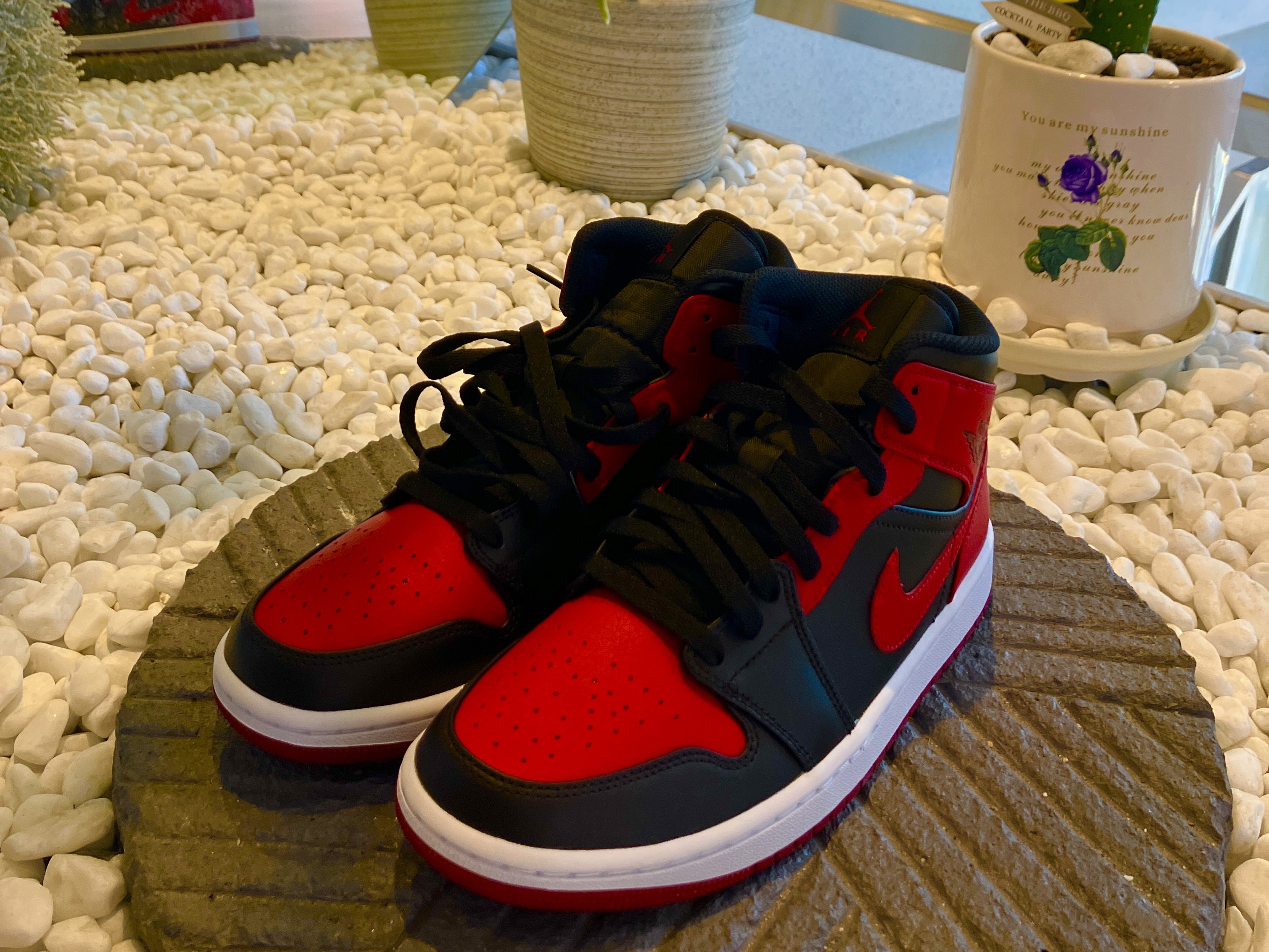 Jordan 1 Mid Bred Banned 2020 착용 스타일 - 1