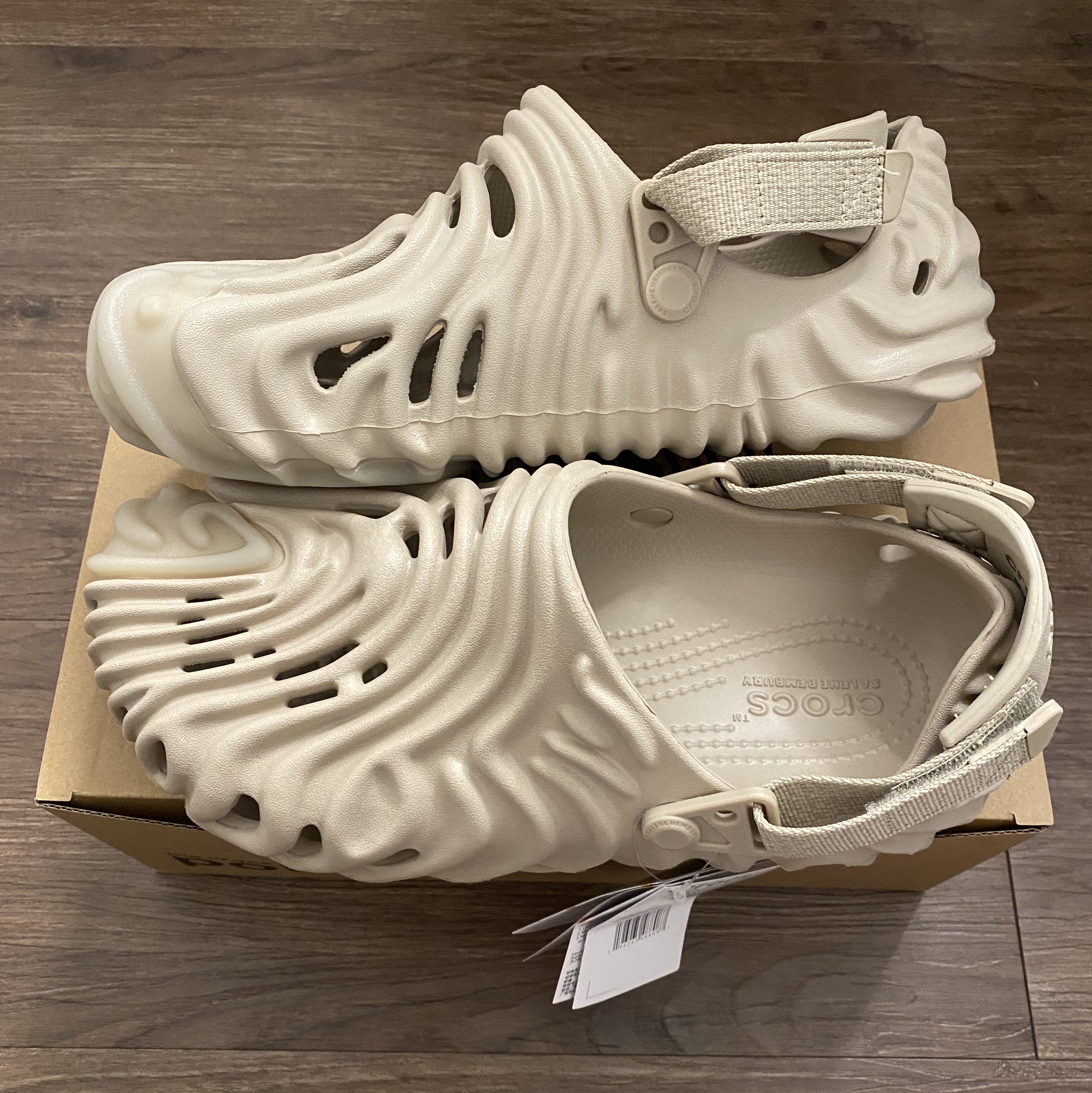 Crocs x Salehe Bembury Pollex Clog Horchata 착용 스타일