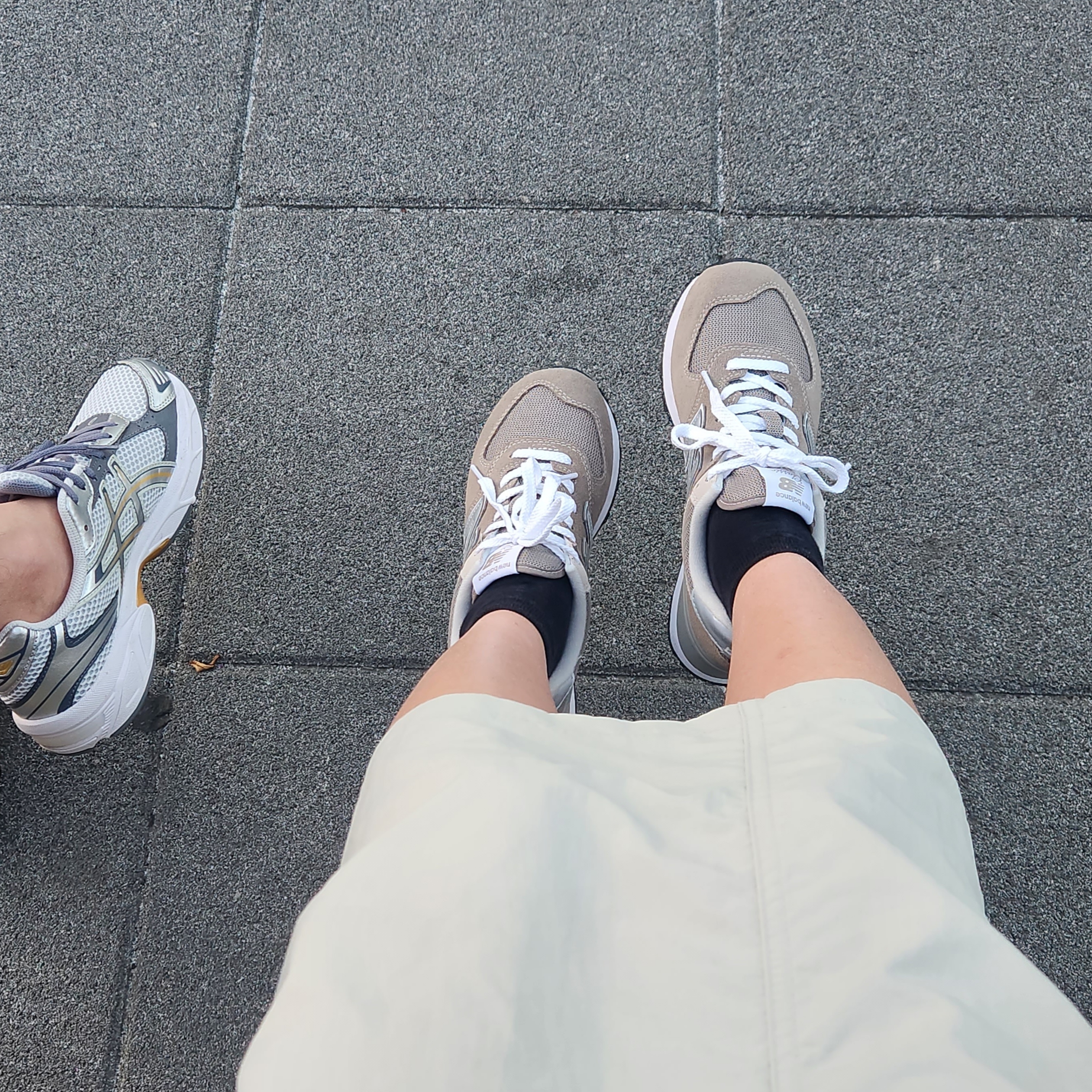 (W) New Balance 574 Worn By Anyone Grey - B Standard 착용 스타일