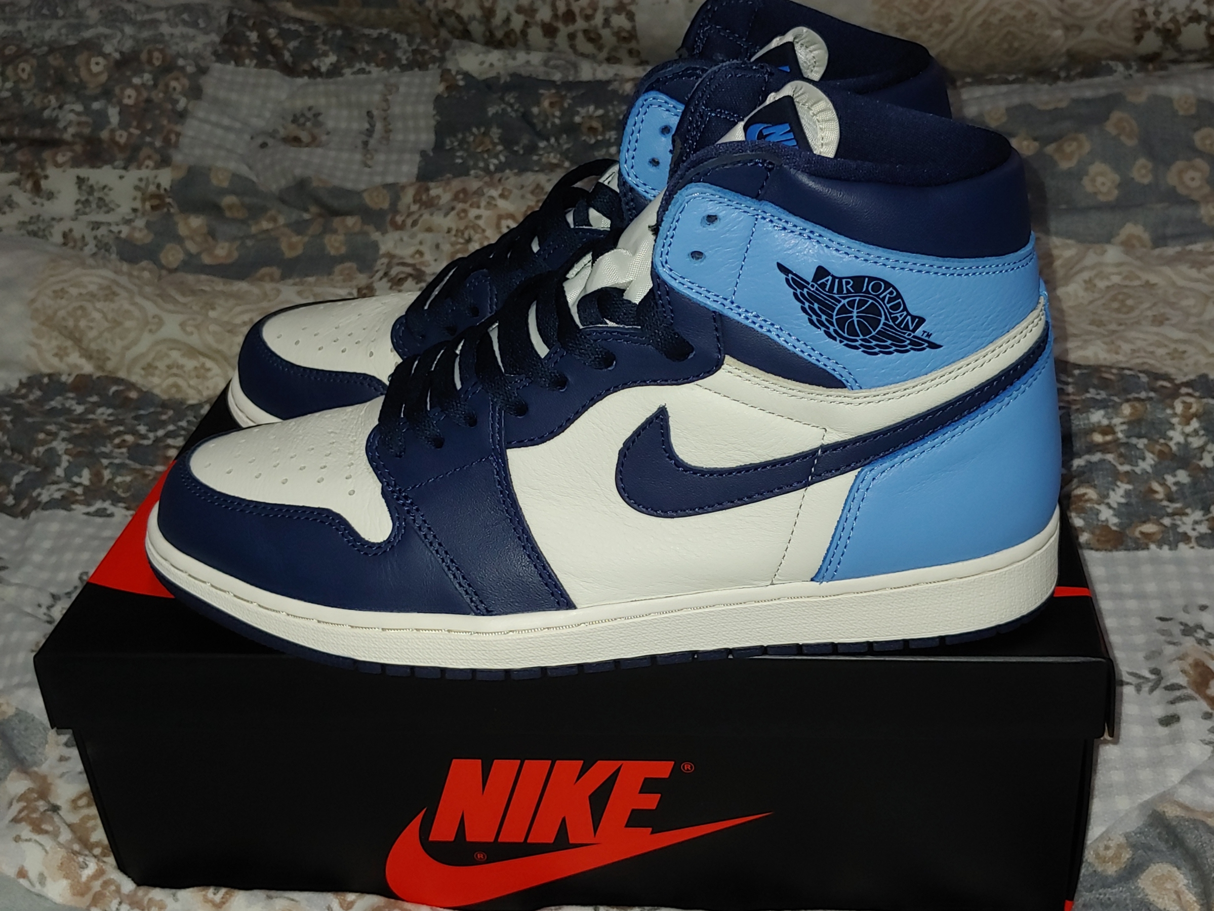 Jordan 1 Retro High Obsidian UNC 착용 스타일 - 1