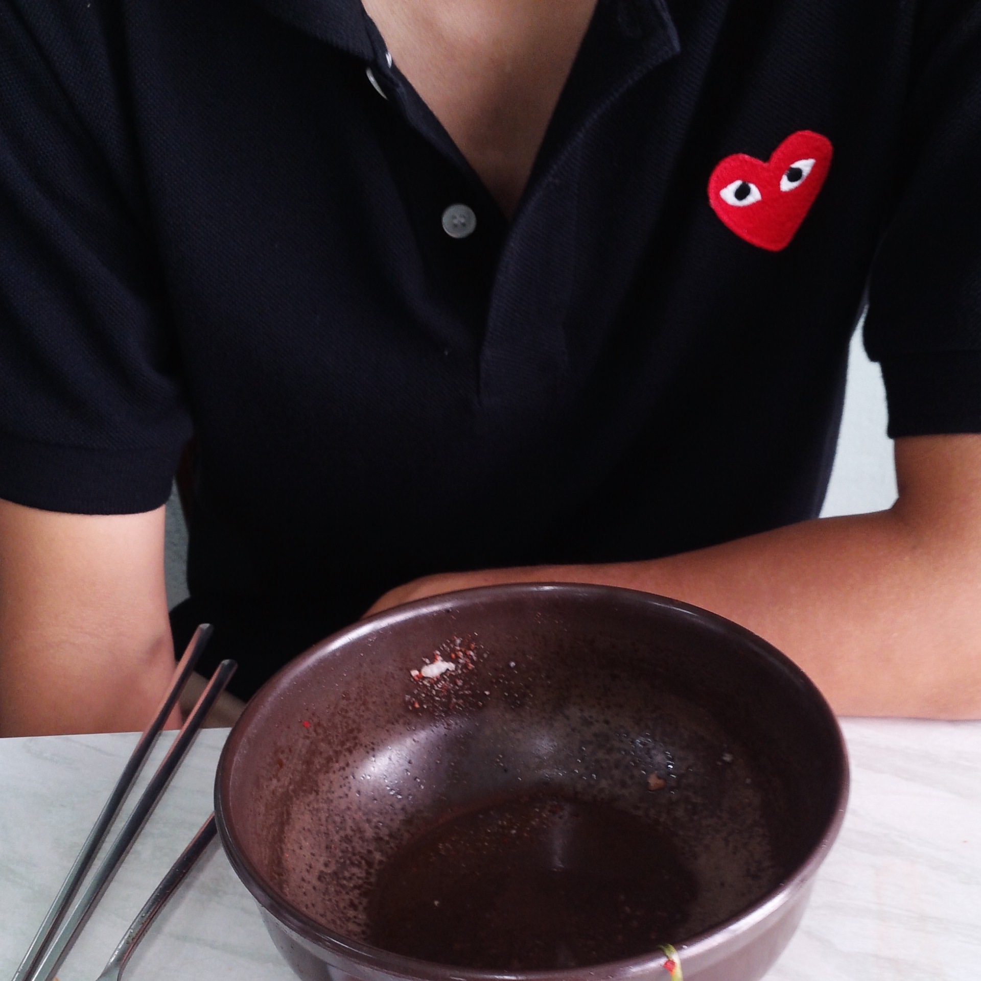Play Comme des Garcons Red Heart Polo Shirt Black 착용 스타일