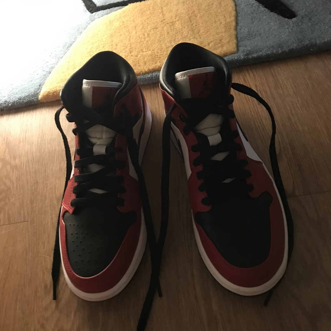 Jordan 1 Mid Chicago Black Toe 착용 스타일