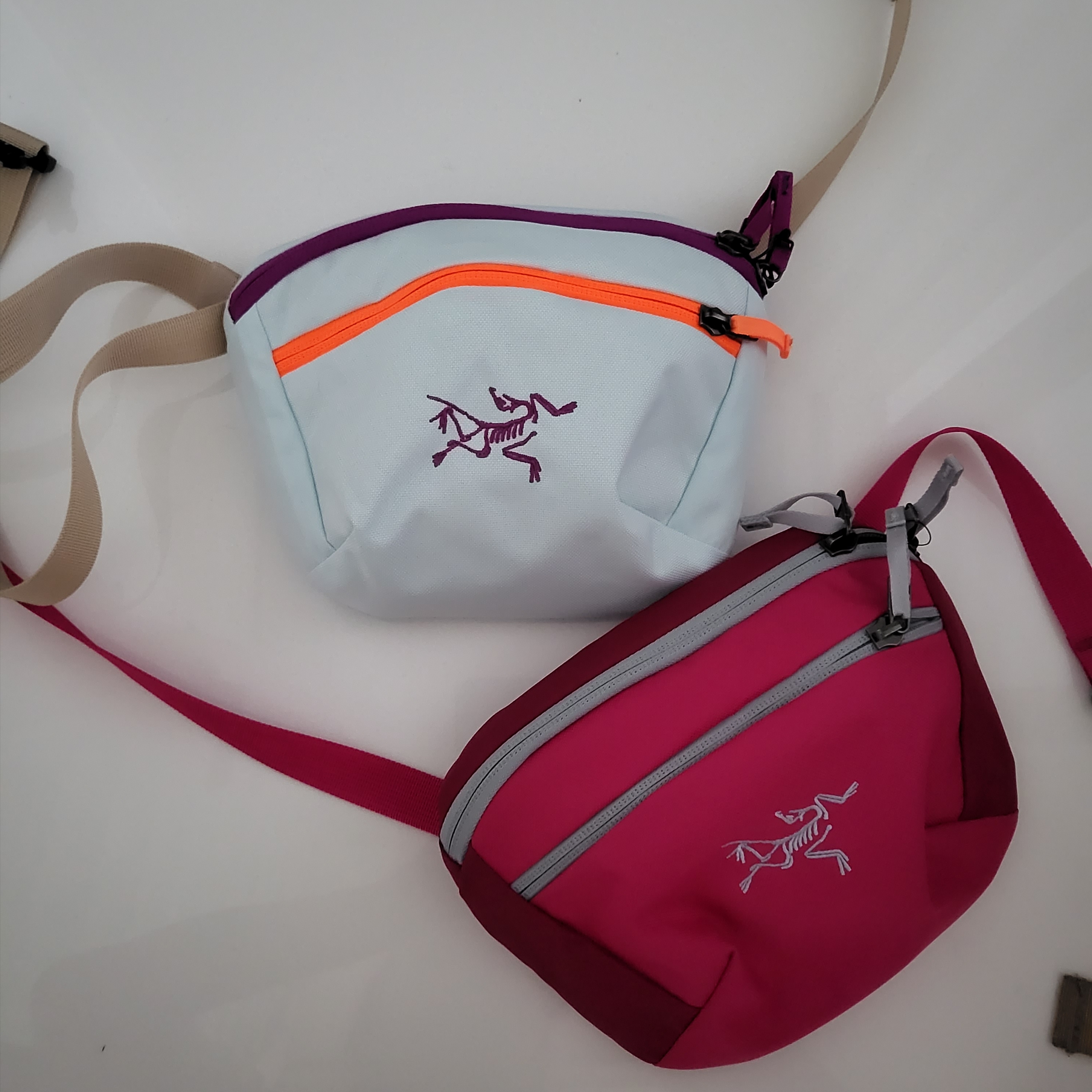 Arc'teryx Mantis 1 Waistpack Sky Groover, Arc'teryx Mantis 1 Waistpack Synth Techno 착용 스타일
