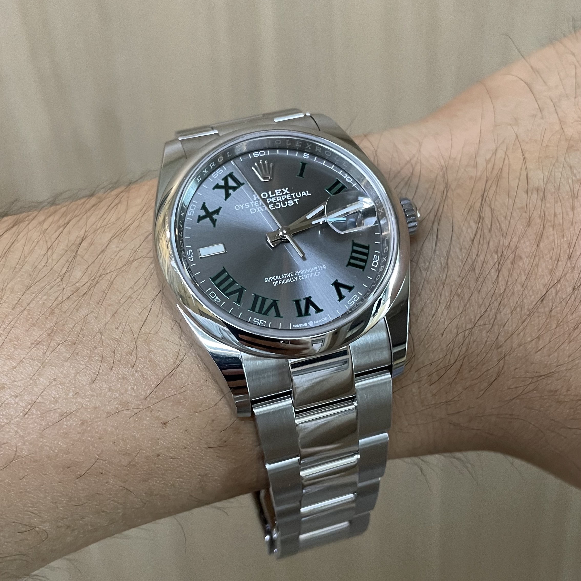 Rolex Datejust 36mm 126200 Slate Roman Oyster 착용 스타일