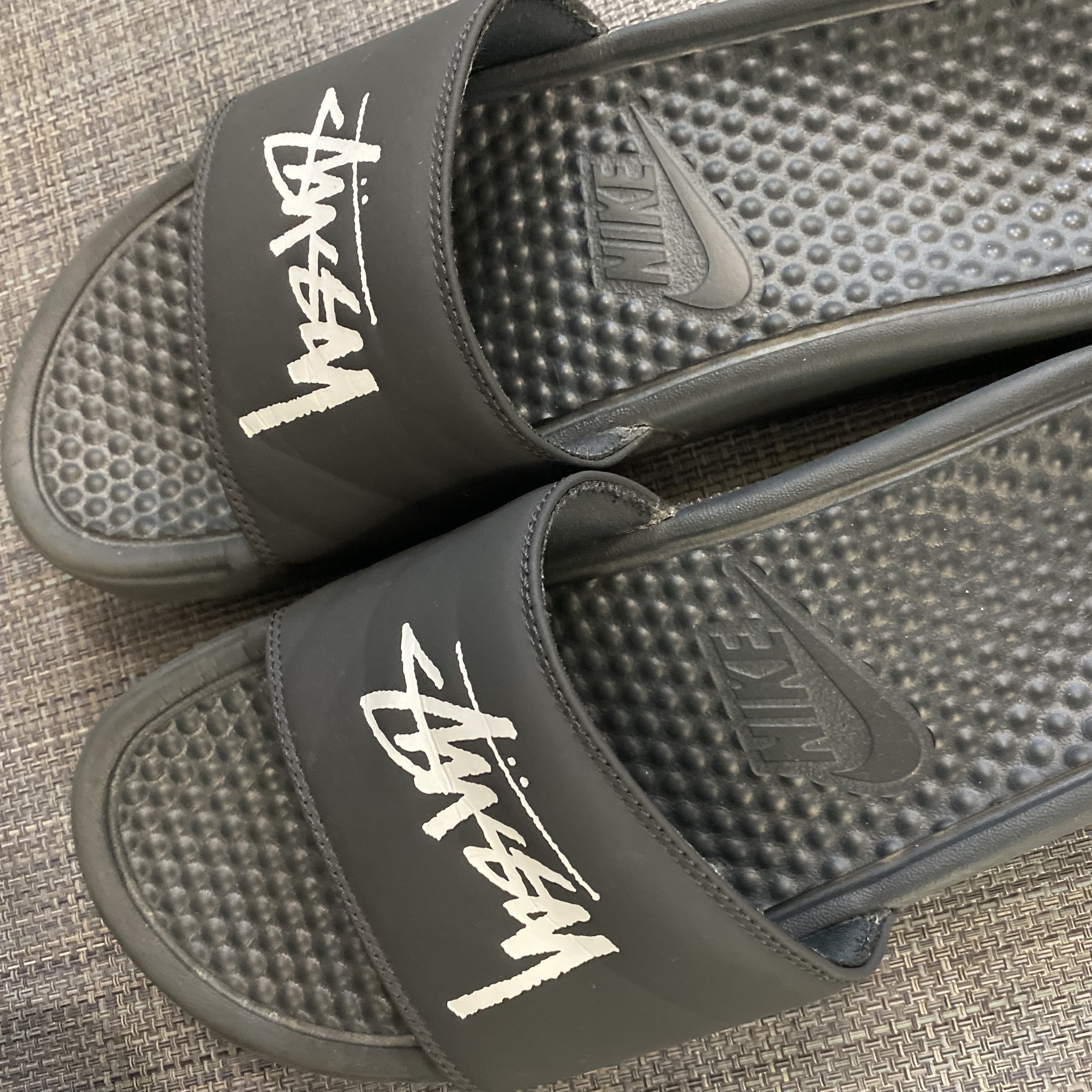 Nike x Stussy Benassi Slide Off Noir 착용 스타일
