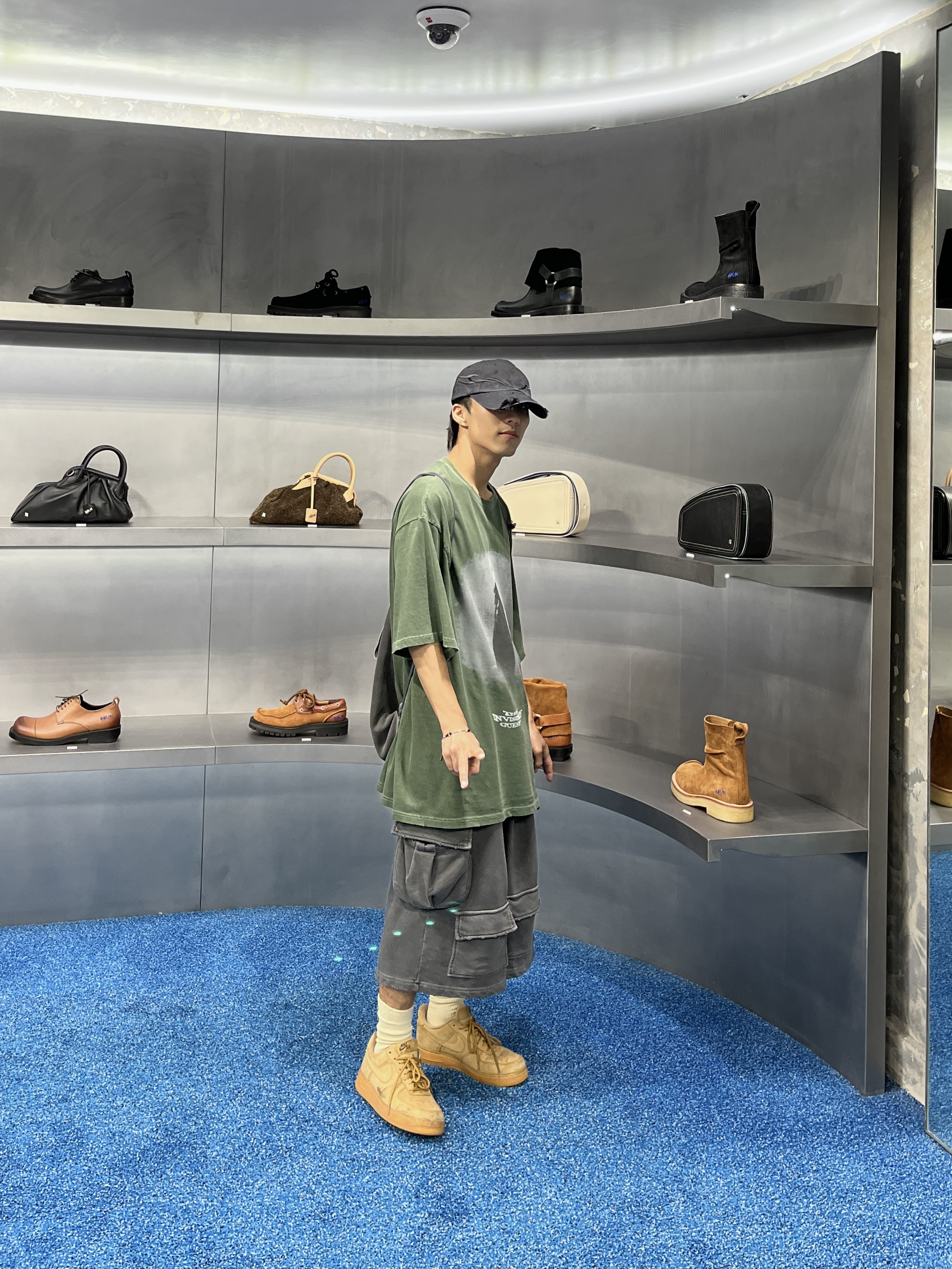 Nike Air Force 1 '07 WB Flax, IAB Studio Pigment Sack Black 착용 스타일 - 3