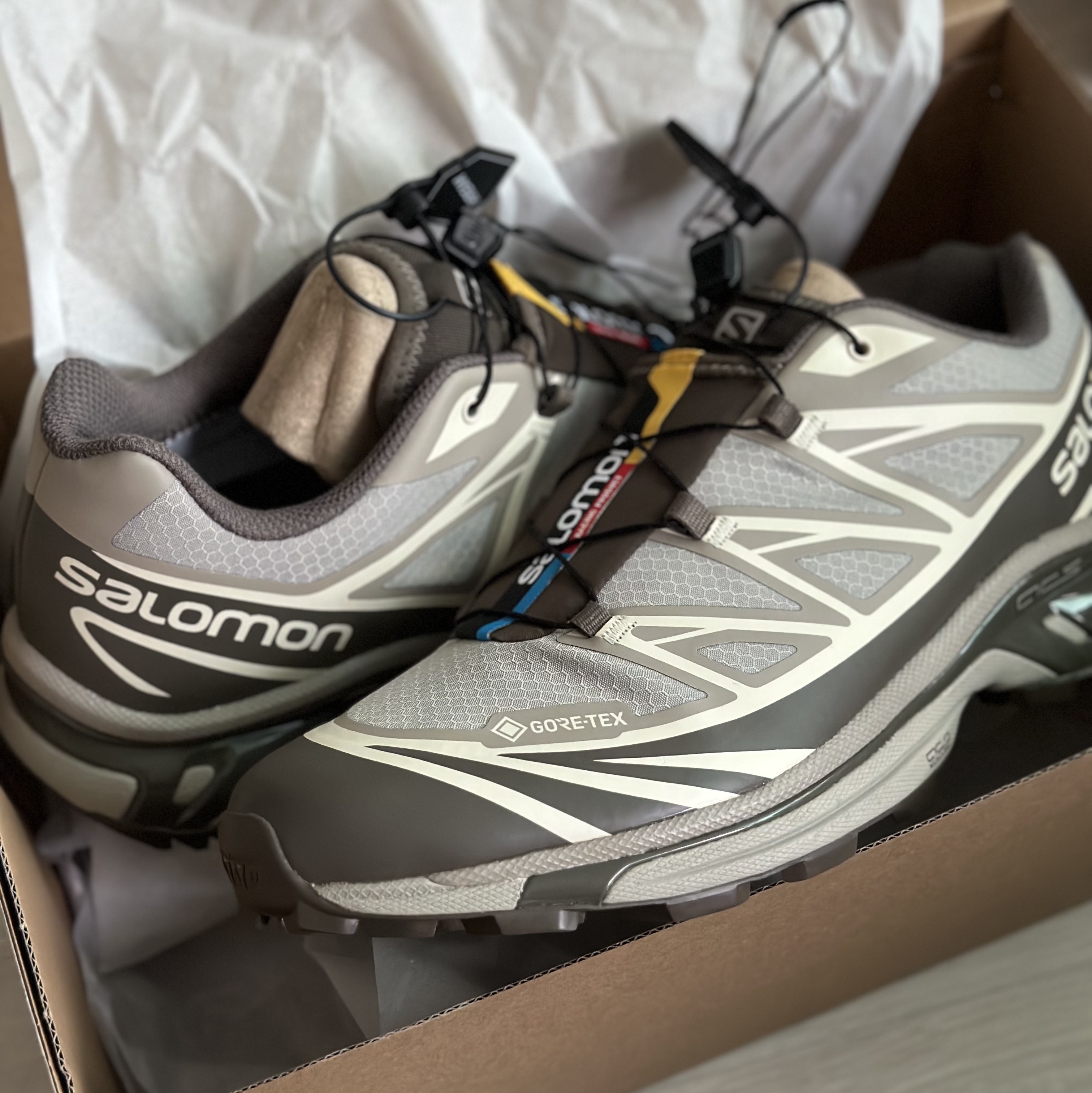 Salomon XT-6 Gore-Tex Vintage Khaki 착용 스타일
