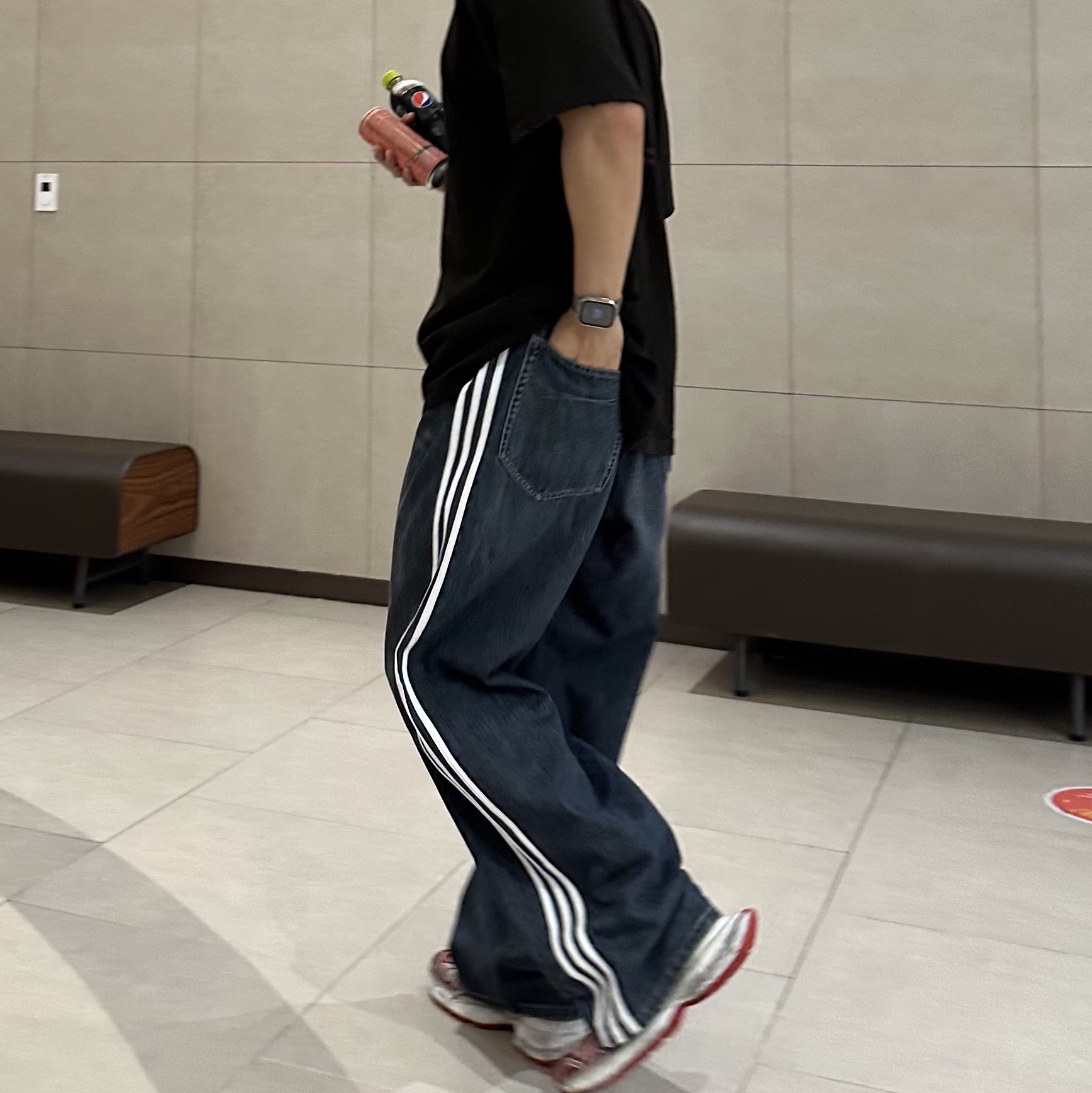 Undermycar Death Eaters Graphic T-Shirt Black - 23SS, Balenciaga x Adidas Large Baggy Trousers Black 착용 스타일
