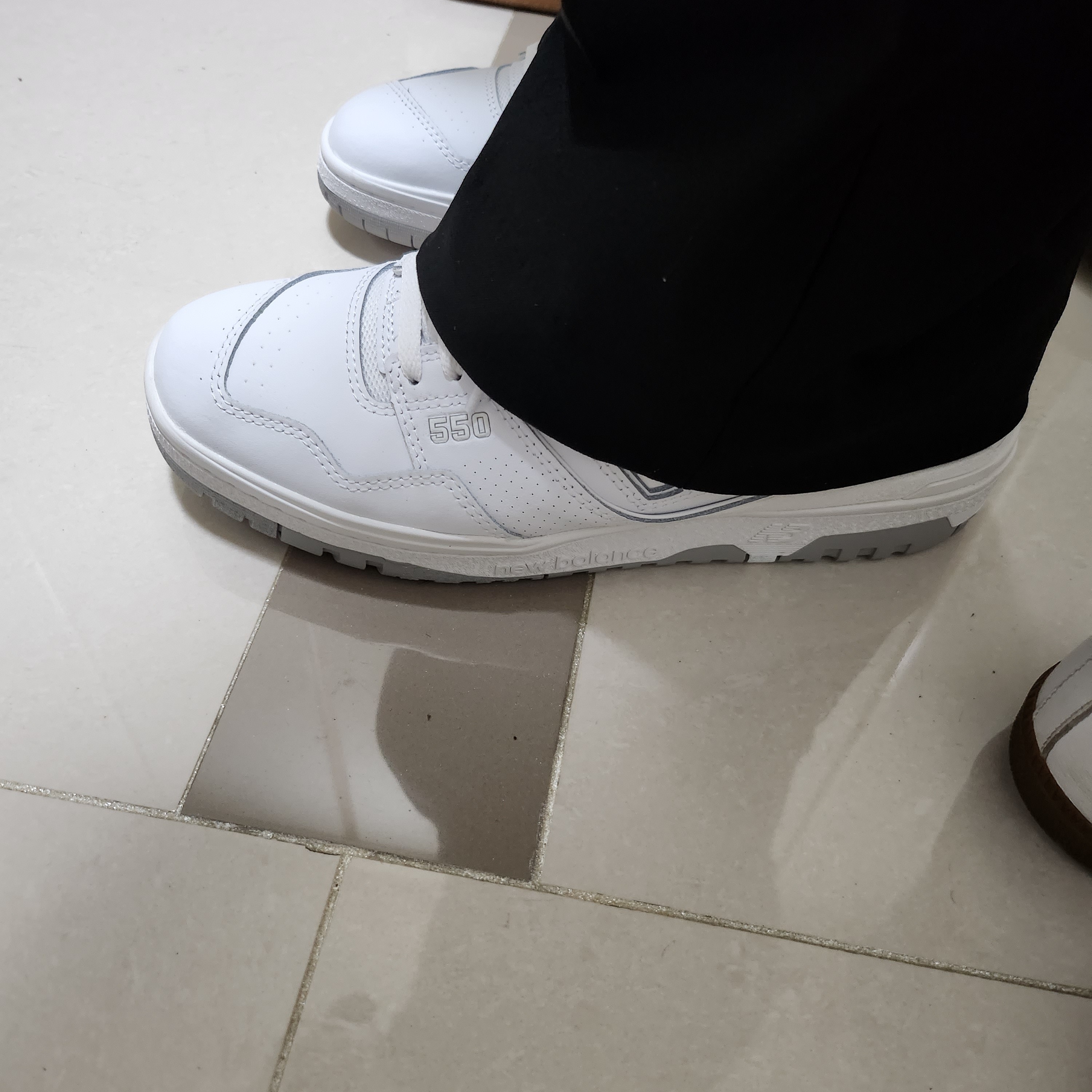 New Balance 550 White - D Standard 착용 스타일