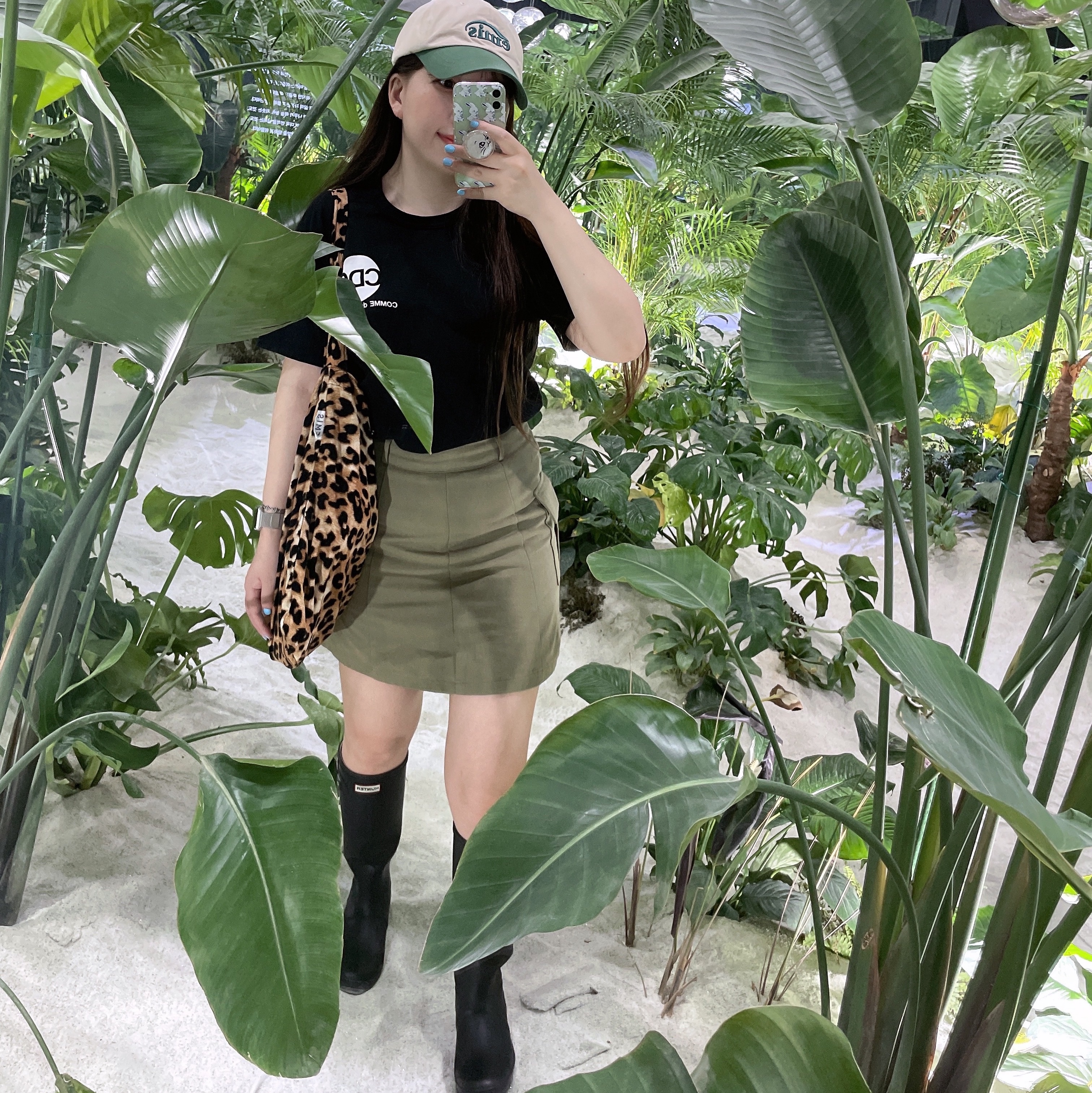 (W) Hunter Original Tall Rain Boots Black 착용 스타일 - 1