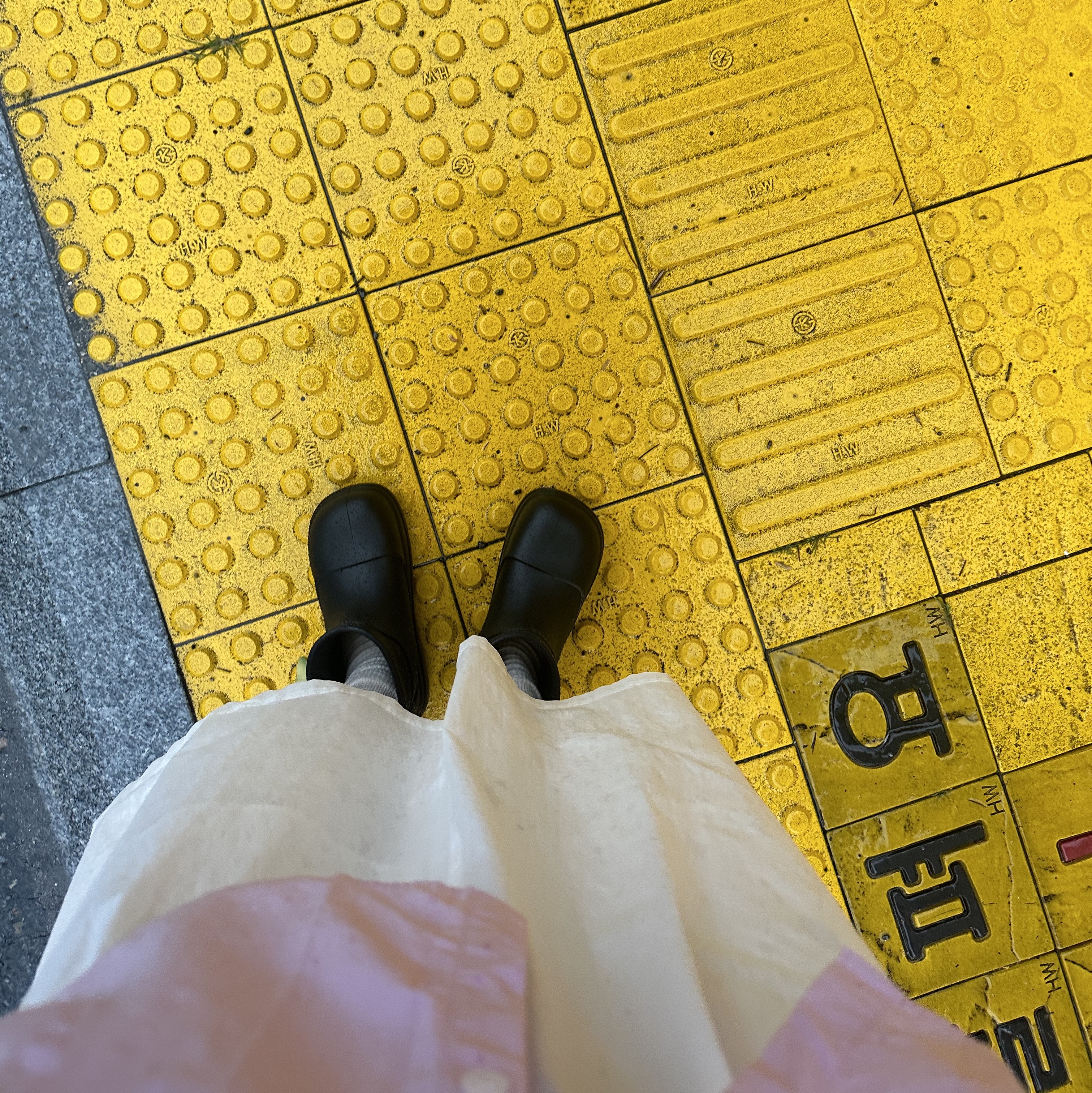 (W) Rockfishweatherwear Hayden Boots Black 착용 스타일