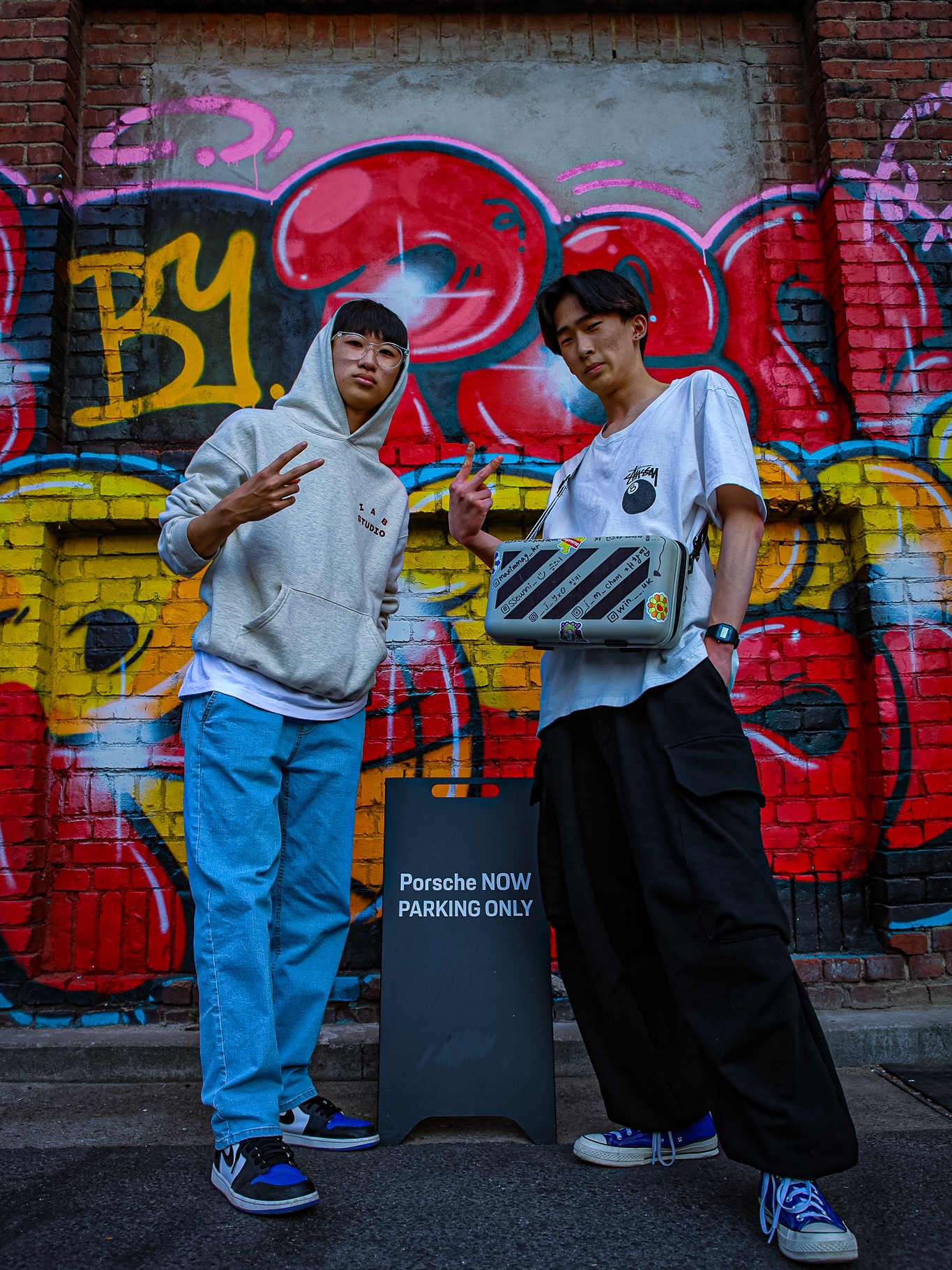 Converse Chuck 70 High Rush Blue, Stussy 8 Ball T-Shirt White - 22SS 착용 스타일 - 2