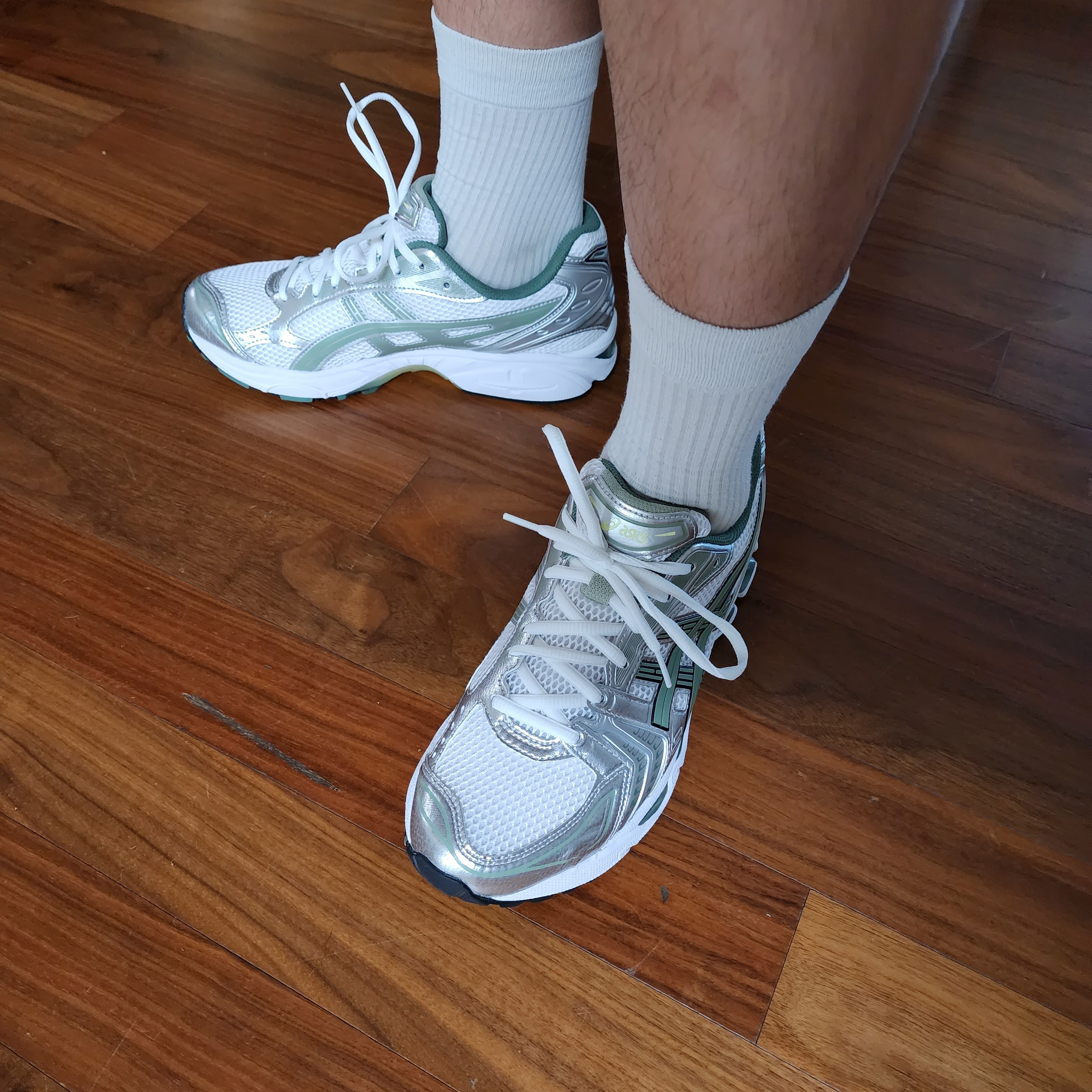 Asics Gel-Kayano 14 White Slate Grey 착용 스타일 - 2