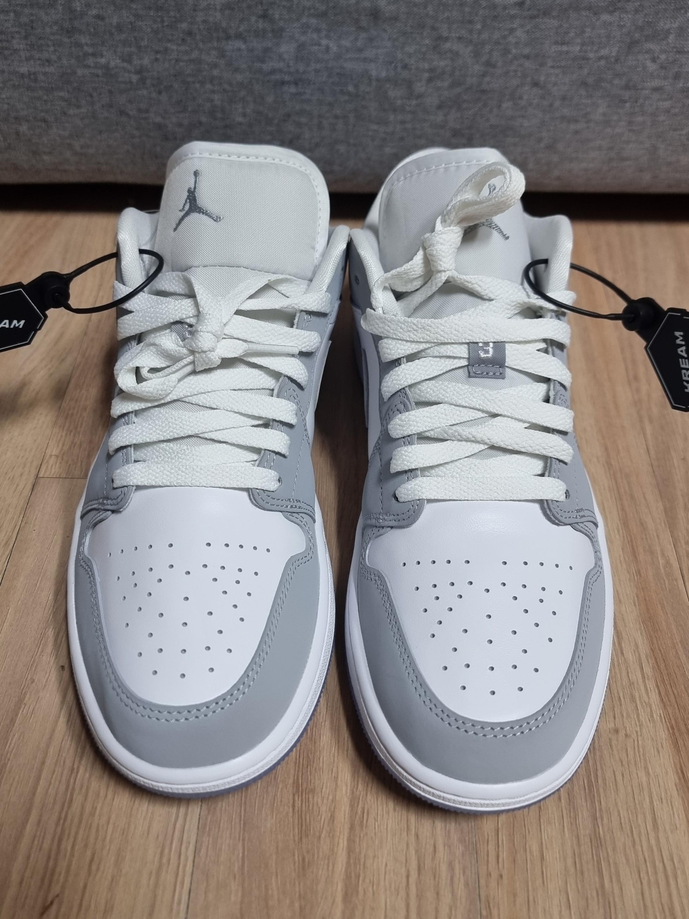 (W) Jordan 1 Low White Wolf Grey 착용 스타일 - 1
