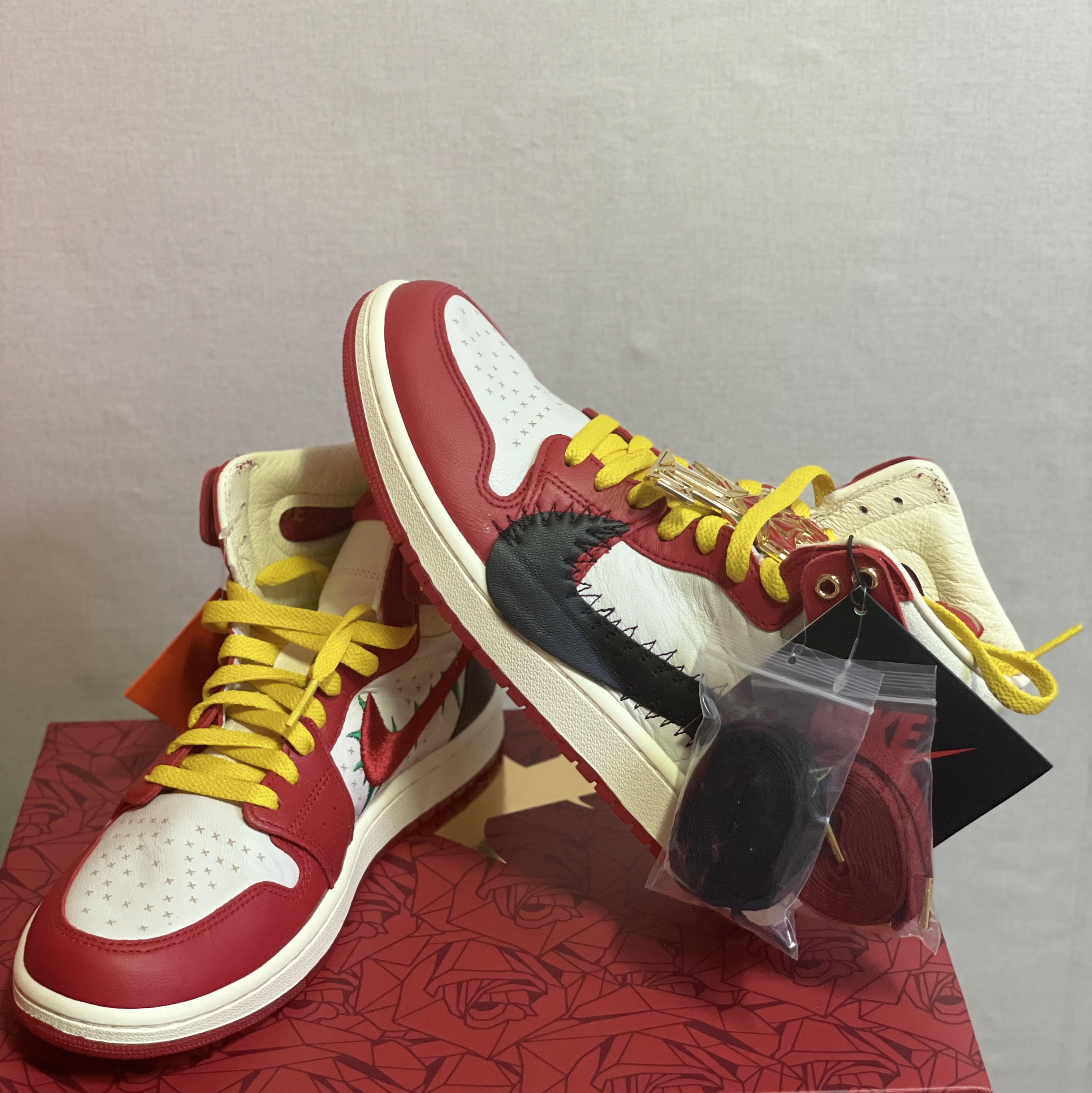 (W) Jordan 1 x Teyana Taylor Zoom CMFT 2 Gym Red 착용 스타일 - 2