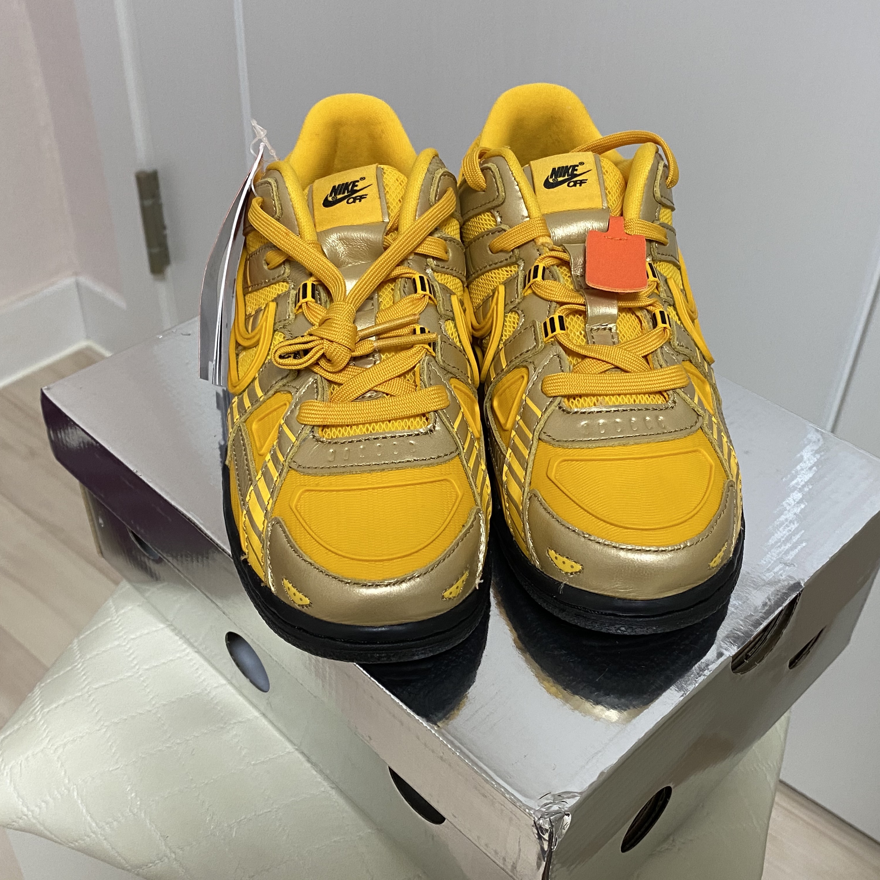Nike x Off-White Air Rubber Dunk University Gold, (PS) Nike x Off-White Air Rubber Dunk University Gold 착용 스타일 - 2
